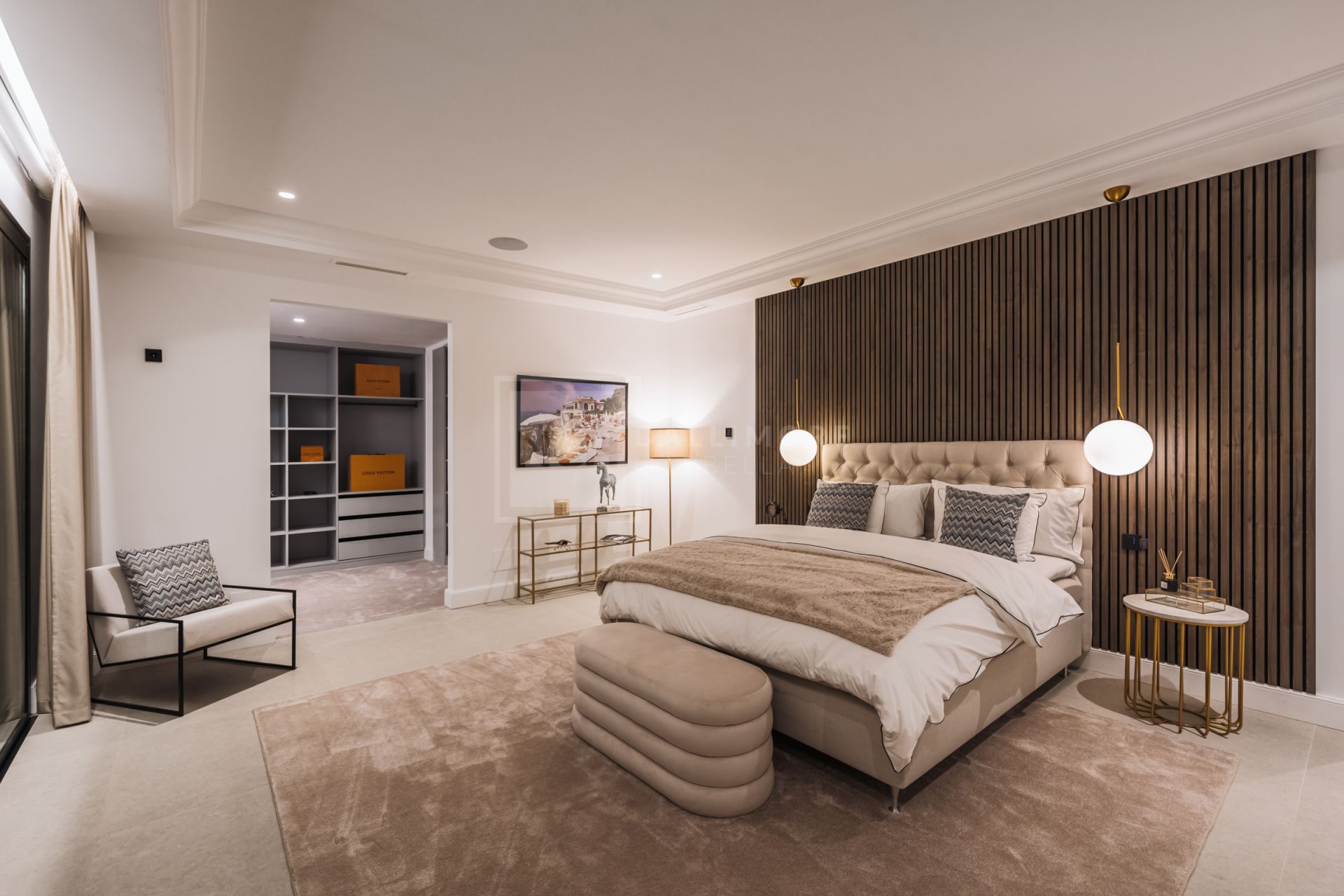 IMPRESIONANTE RETIRO DE 6 DORMITORIOS CON VISTAS PANORÁMICAS Y AMENIDADES DE ESTILO RESORT