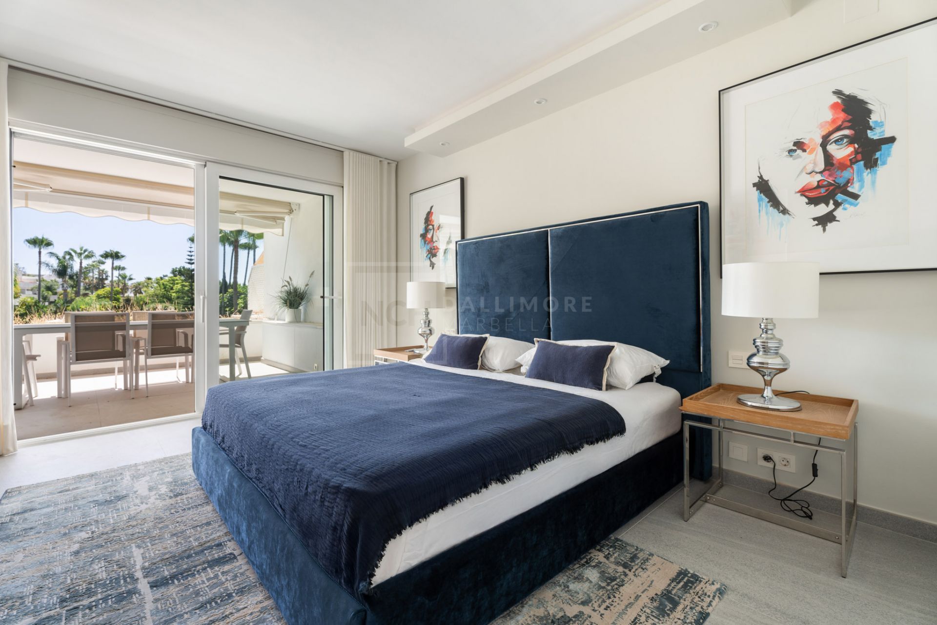 ELEGANT 2-BEDROOM RETREAT IN NUEVA ANDALUCÍA WITH POOLS, GYM AND GOLF VIEWS