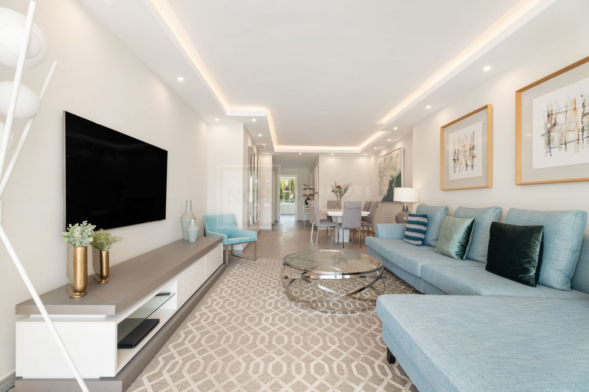 ELEGANT 2-BEDROOM RETREAT IN NUEVA ANDALUCÍA WITH POOLS, GYM AND GOLF VIEWS