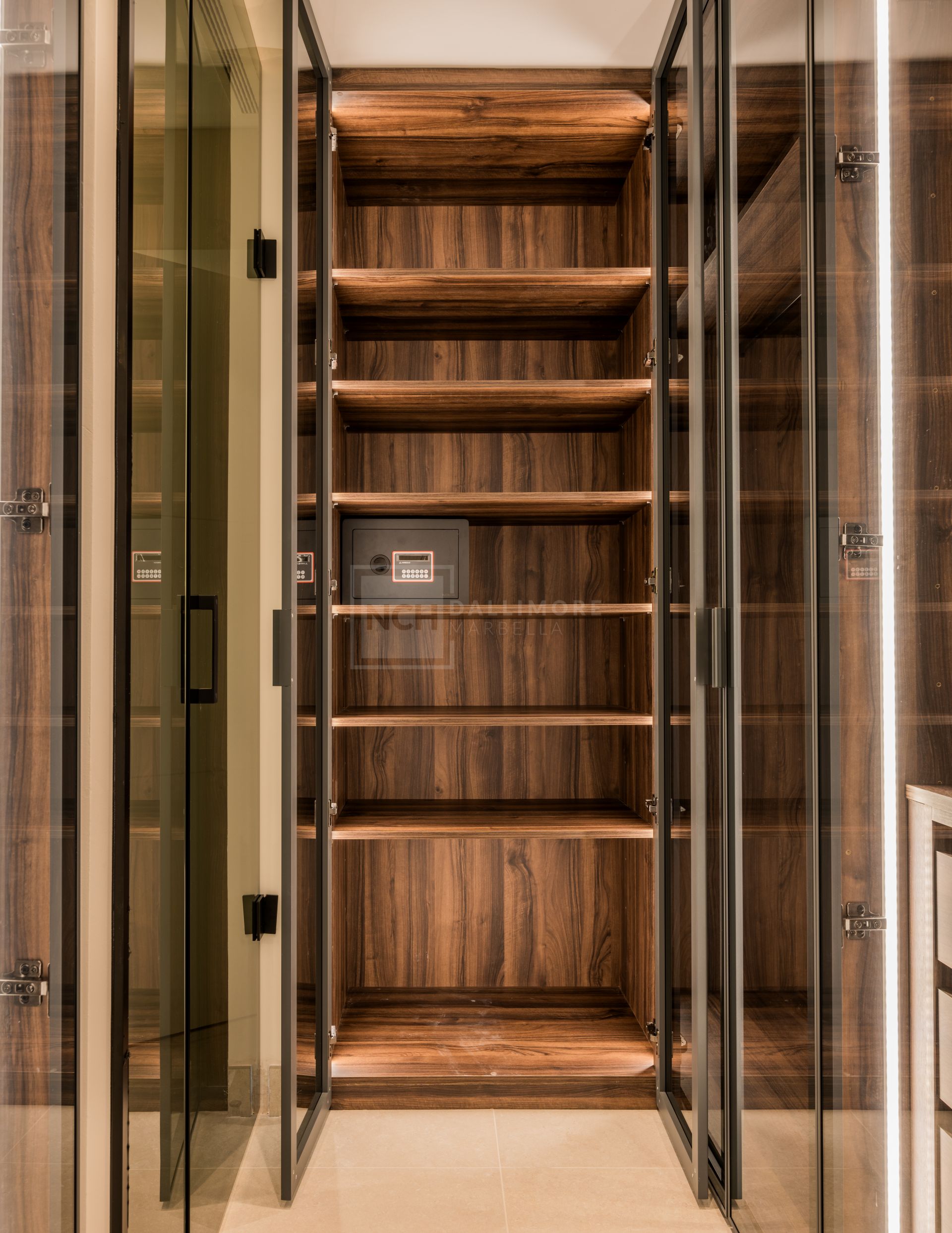 RETIRO EN PLANTA BAJA DE 3 DORMITORIOS EN EXCLUSIVO COMPLEJO FRENTE AL MAR CON AMENIDADES PREMIUM