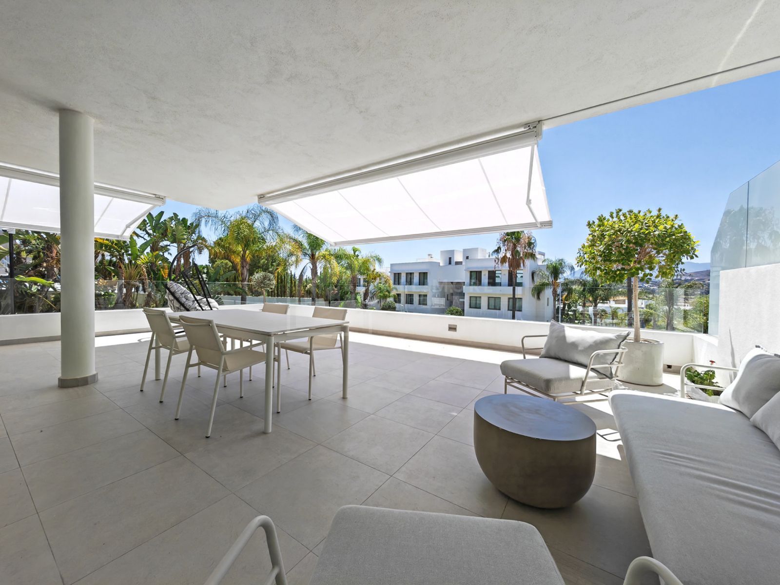 APARTAMENTO ELEGANTE CON 3 DORMITORIOS Y TERRAZA ORIENTADA AL ATARDECER EN LA NUEVA MILLA DE ORO
