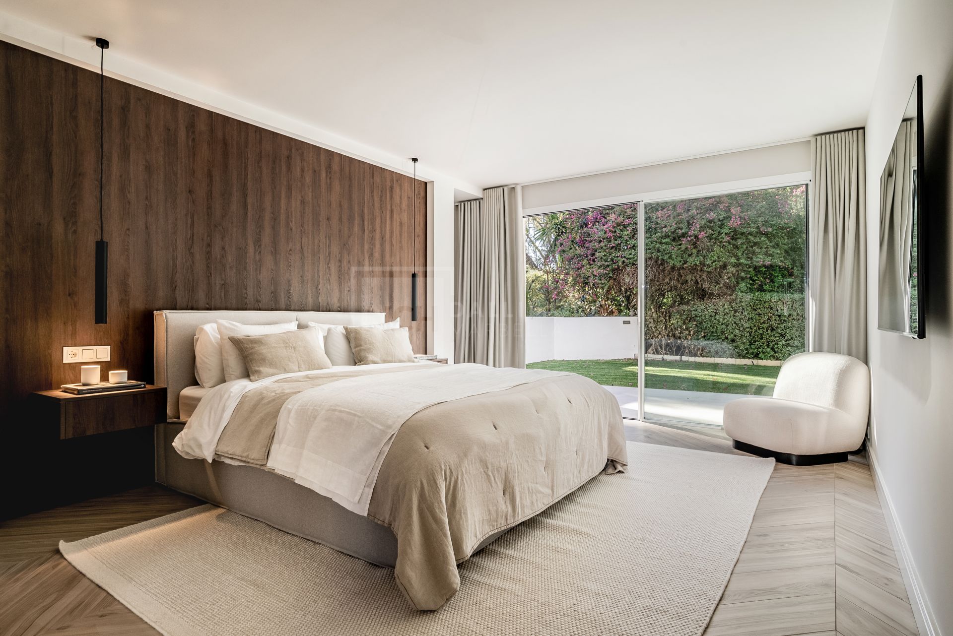 STUNNING 4-BEDROOM APARTMENT WITH OUTDOOR KITCHEN AND LUSH GARDEN ON THE GOLDEN MILE