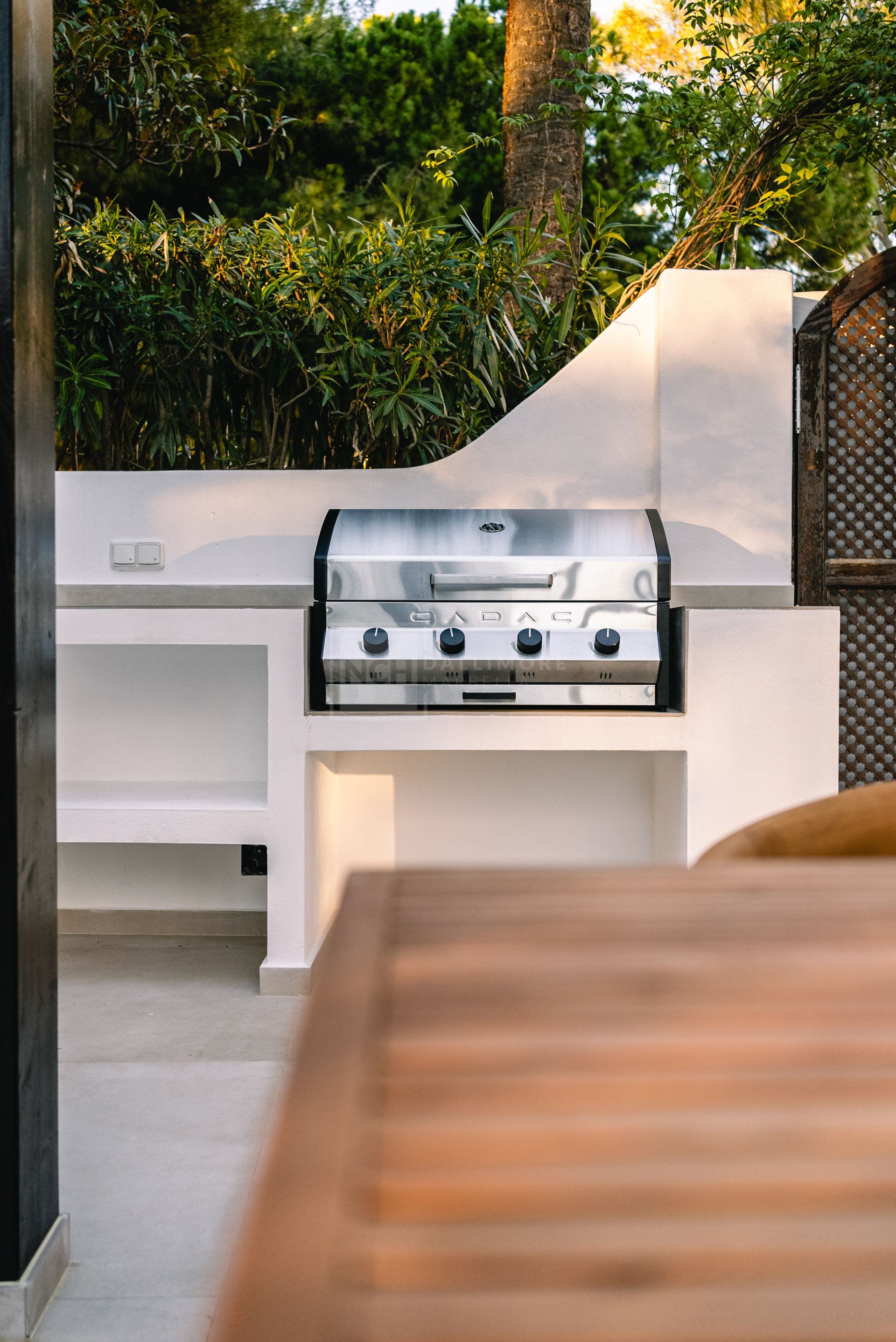 STUNNING 4-BEDROOM APARTMENT WITH OUTDOOR KITCHEN AND LUSH GARDEN ON THE GOLDEN MILE