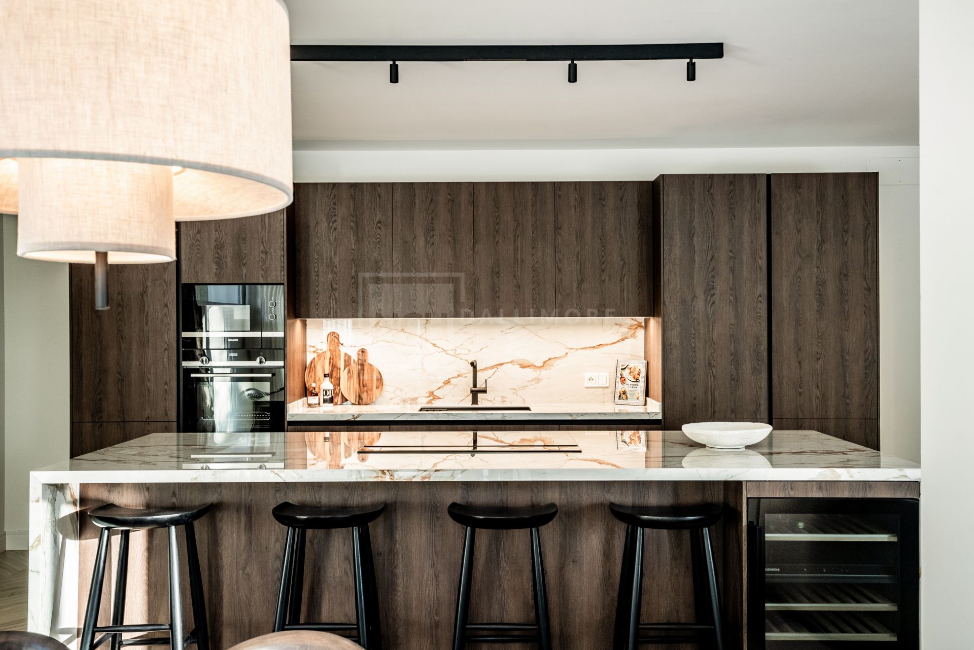 STUNNING 4-BEDROOM APARTMENT WITH OUTDOOR KITCHEN AND LUSH GARDEN ON THE GOLDEN MILE