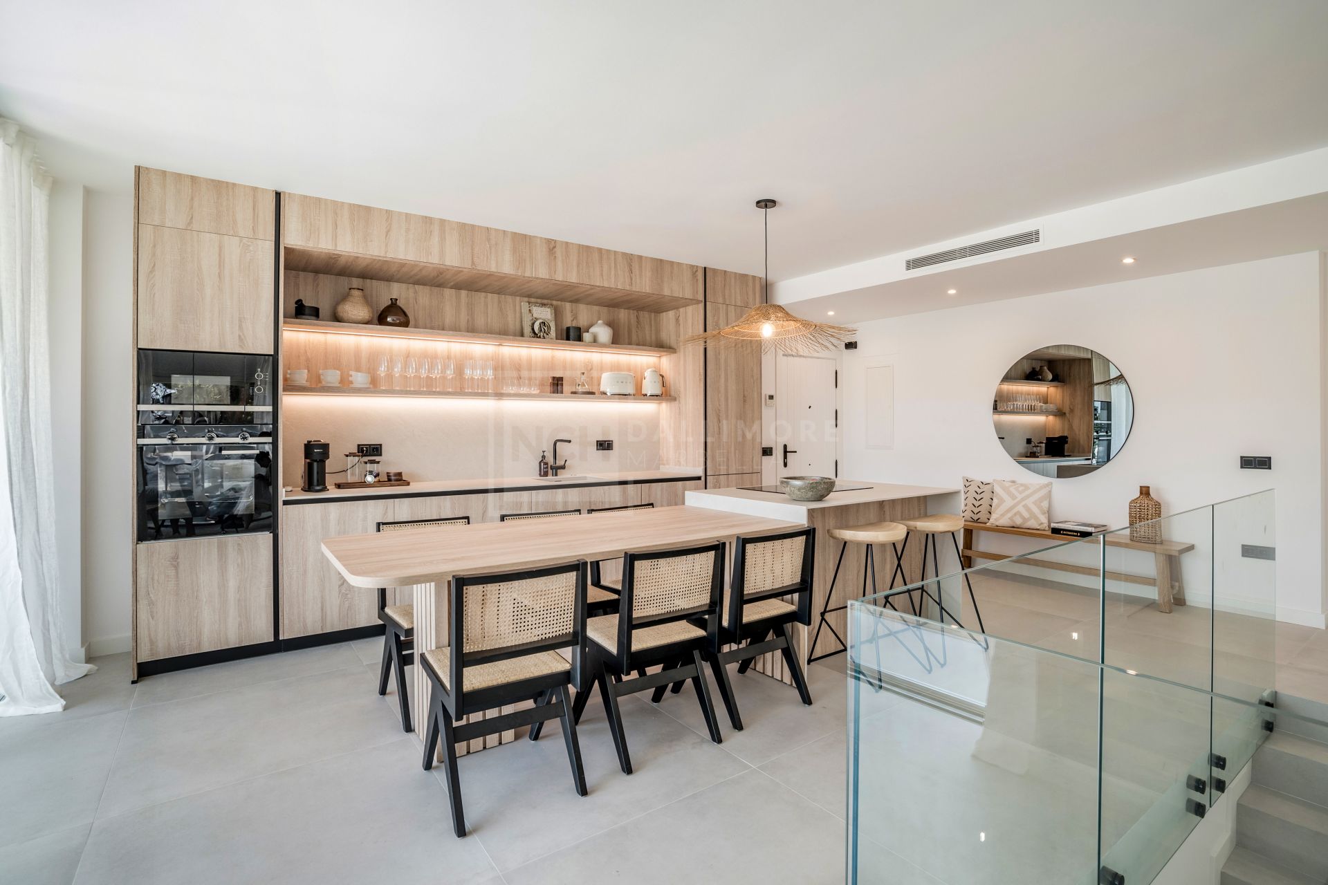 ELEGANTLY RENOVATED 3-BEDROOM DUPLEX WITH TERRACES IN LA QUINTA'S GOLF VILLAGE
