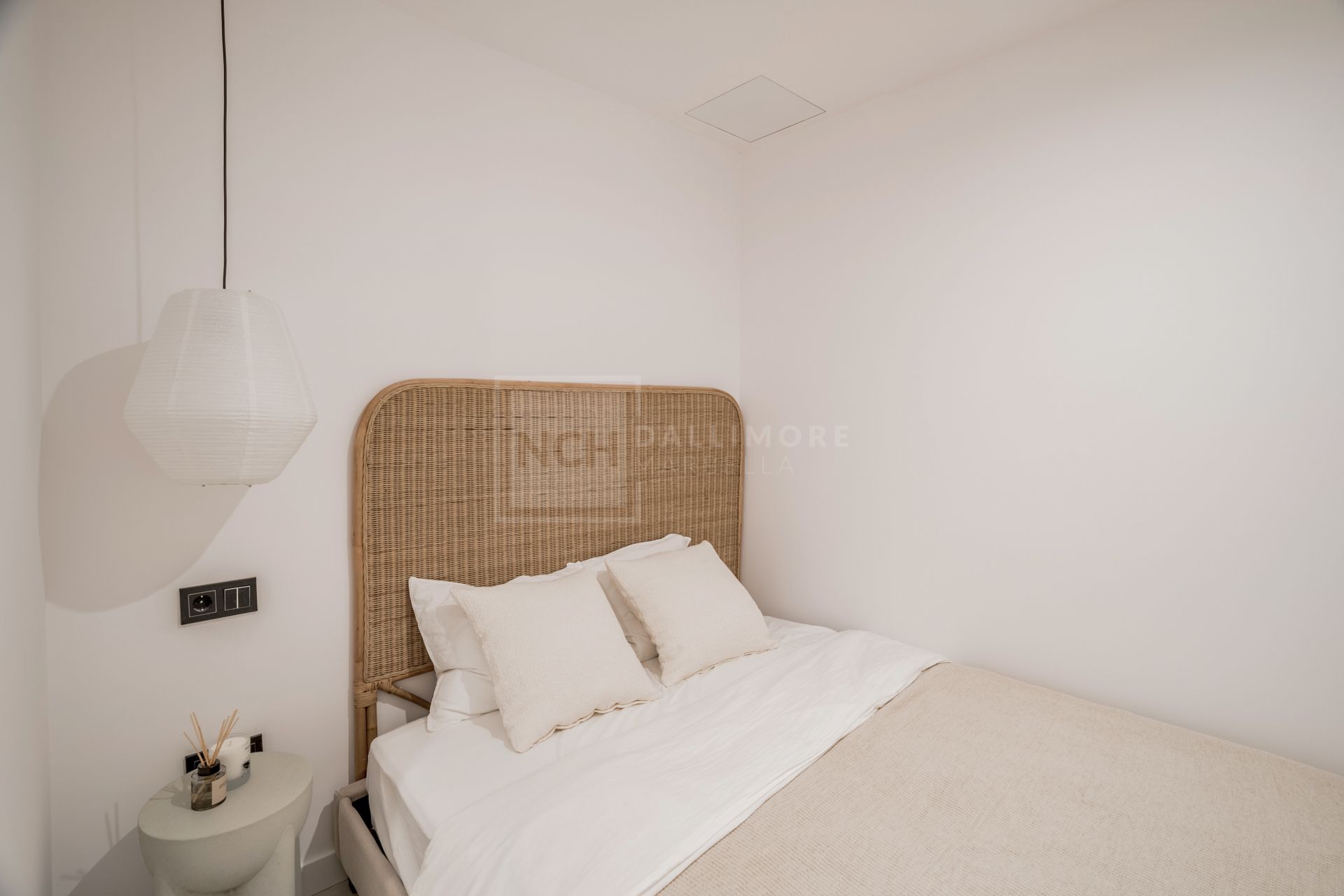 ELEGANTLY RENOVATED 3-BEDROOM DUPLEX WITH TERRACES IN LA QUINTA'S GOLF VILLAGE
