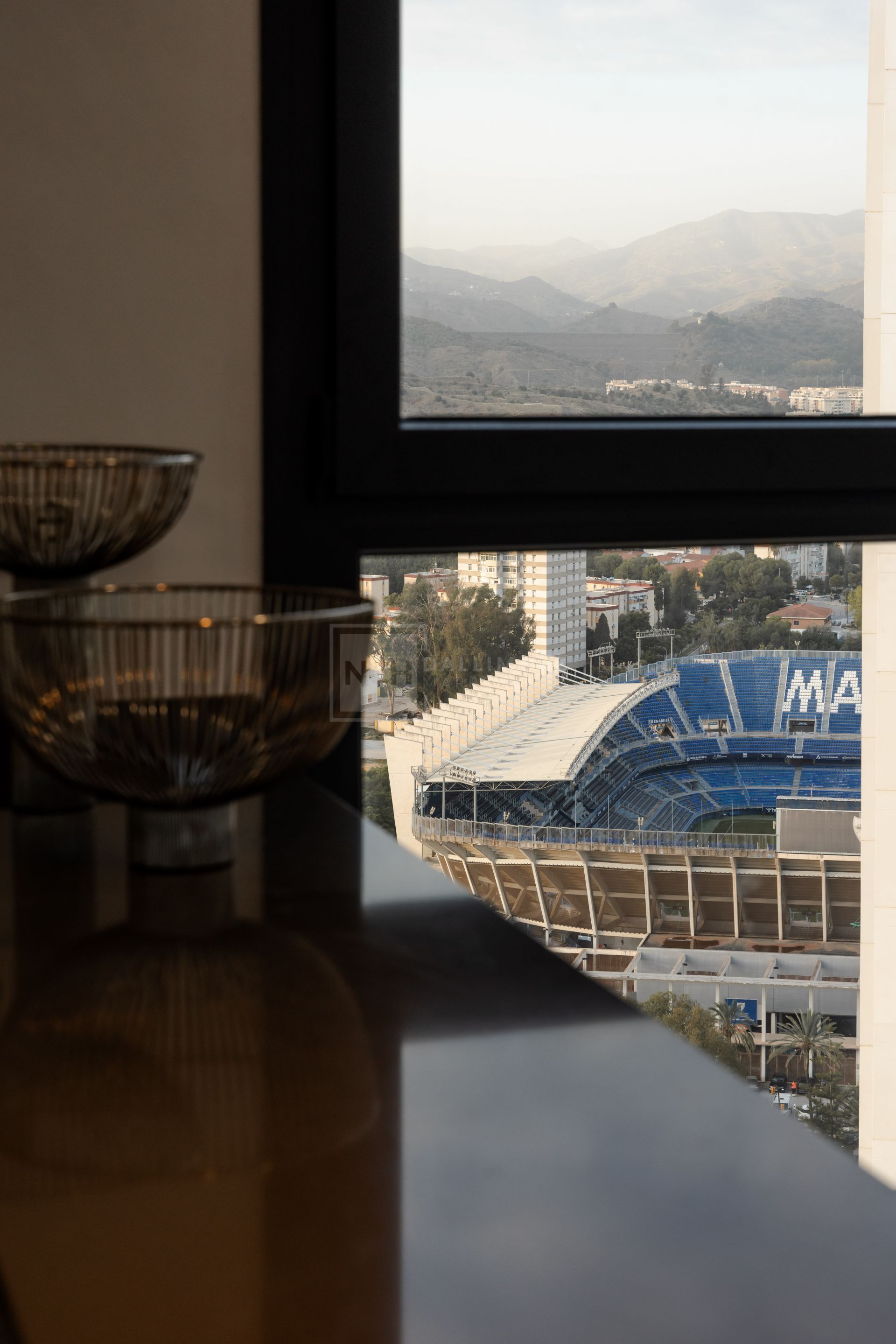 PENTHOUSE WITH VIEWS OVER MALAGA CITY ON THE 29TH FLOOR