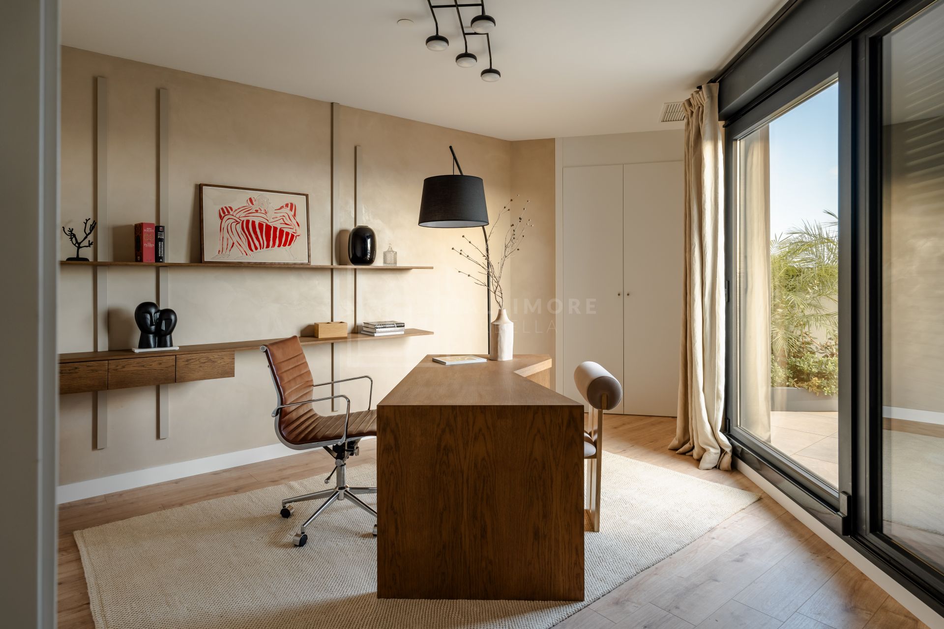 PENTHOUSE WITH VIEWS OVER MALAGA CITY ON THE 29TH FLOOR