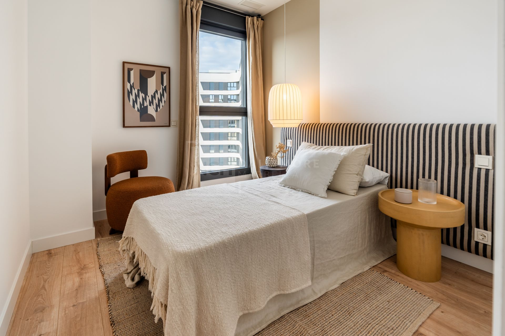 PENTHOUSE WITH VIEWS OVER MALAGA CITY ON THE 29TH FLOOR