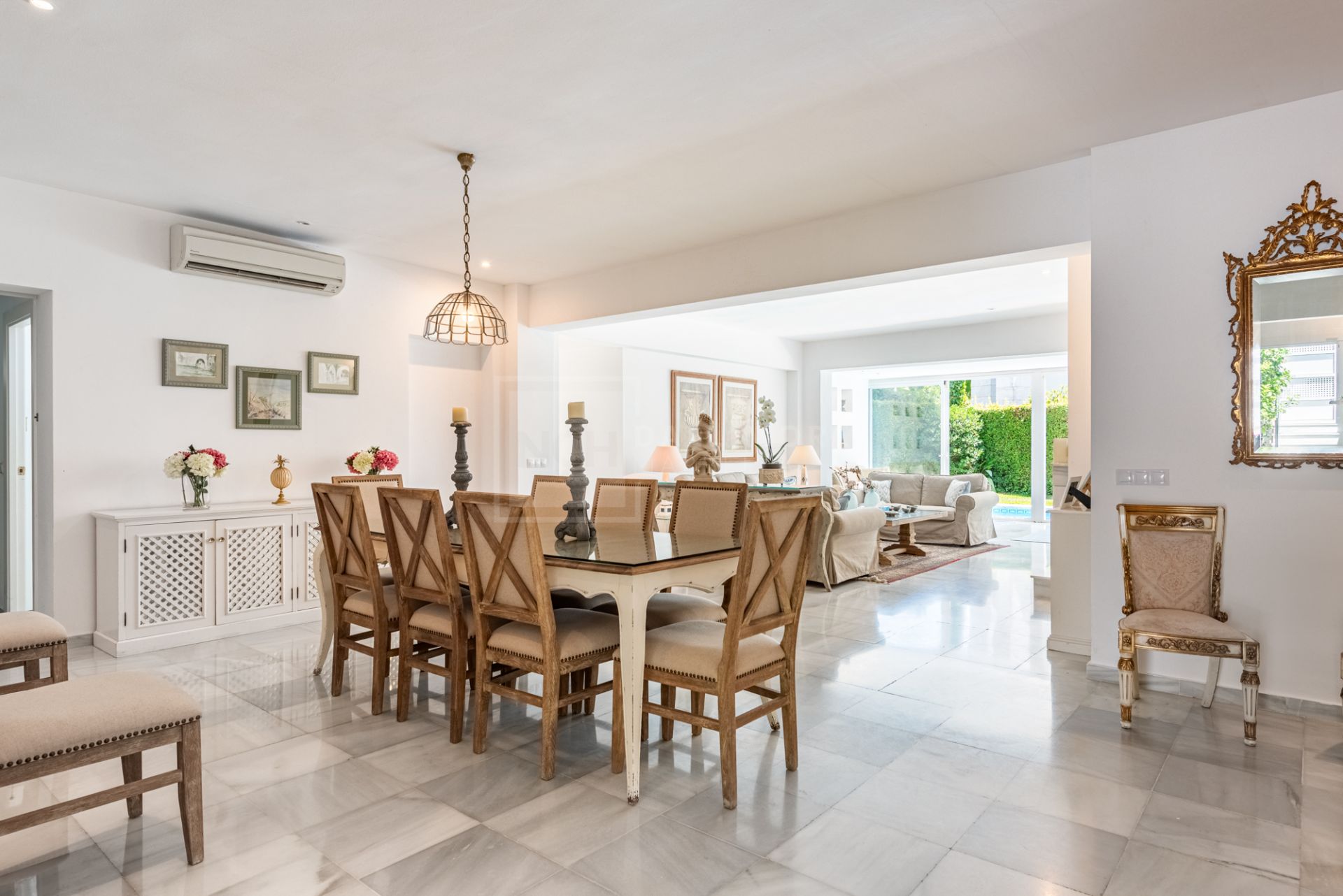 ELEGANT SEMI-DETACHED BEACHSIDE VILLA IN LOS MONTEROS, MARBELLA EAST – JUST 150M FROM THE BEACH