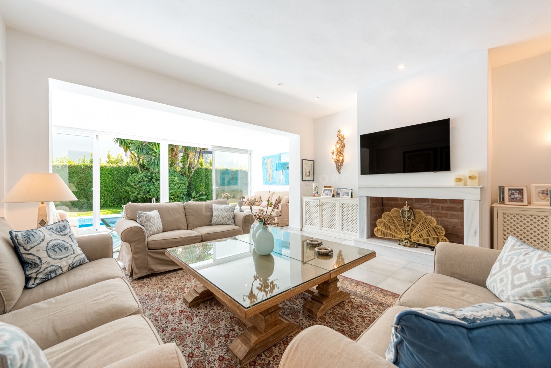 ELEGANT SEMI-DETACHED BEACHSIDE VILLA IN LOS MONTEROS, MARBELLA EAST – JUST 150M FROM THE BEACH