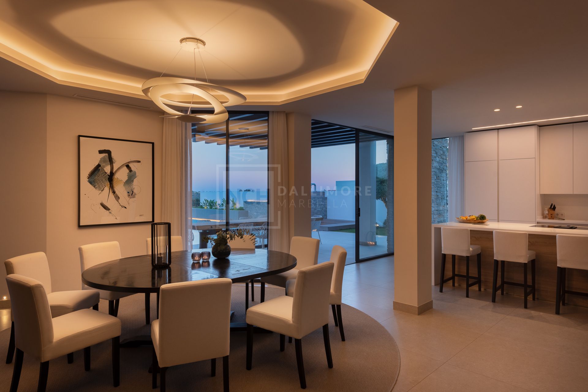 FIVE-BEDROOM DESIGNER VILLA WITH SEA, MOUNTAIN & GOLF VIEWS IN NUEVA ANDALUCIA