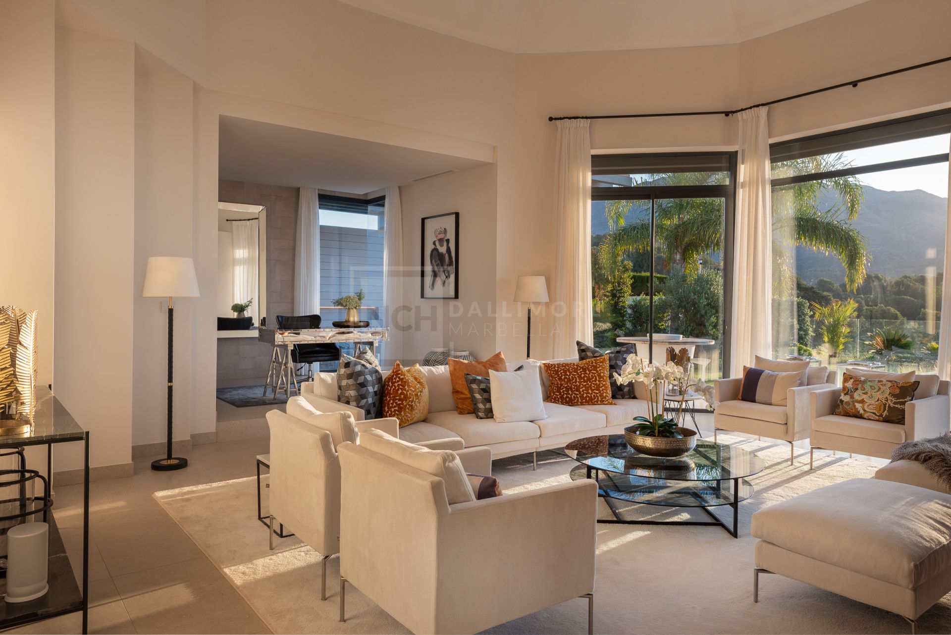FIVE-BEDROOM DESIGNER VILLA WITH SEA, MOUNTAIN & GOLF VIEWS IN NUEVA ANDALUCIA