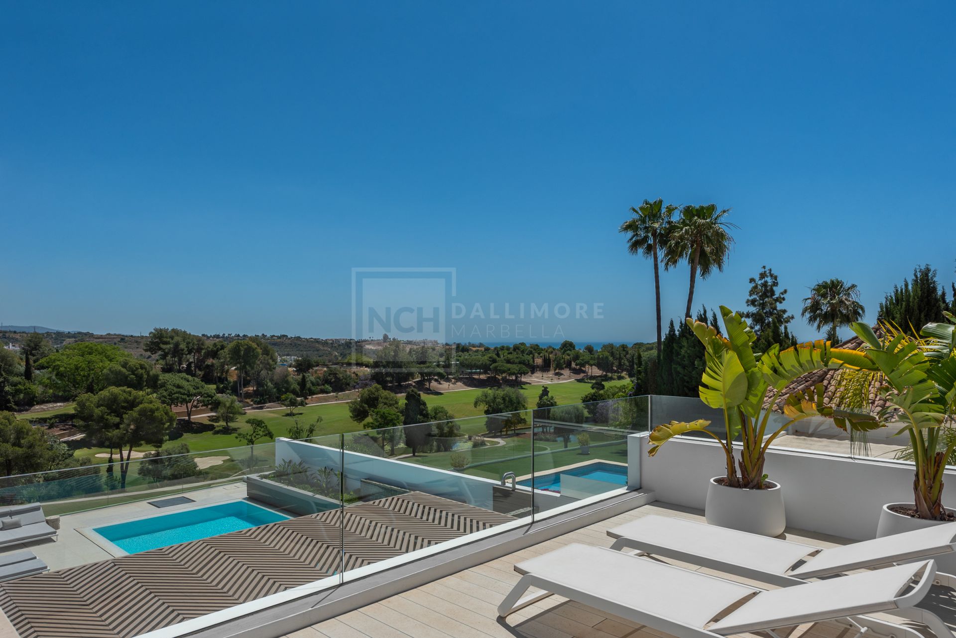FIVE-BEDROOM DESIGNER VILLA WITH SEA, MOUNTAIN & GOLF VIEWS IN NUEVA ANDALUCIA
