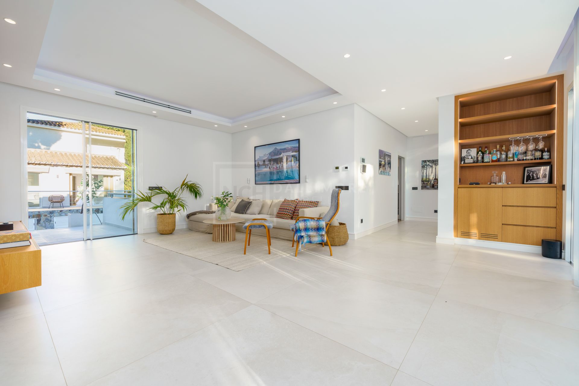 RENOVATED 6-BEDROOM HAVEN WITH HEATED SALTWATER POOL IN THE GOLF VALLEY