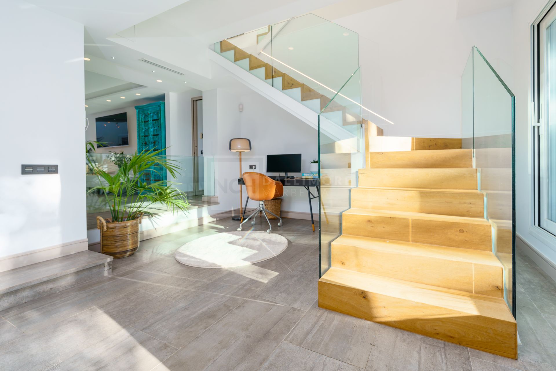 RENOVATED 6-BEDROOM HAVEN WITH HEATED SALTWATER POOL IN THE GOLF VALLEY