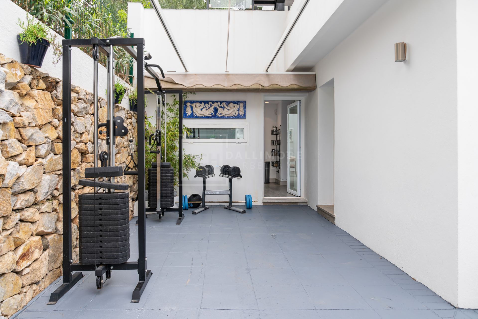 RENOVATED 6-BEDROOM HAVEN WITH HEATED SALTWATER POOL IN THE GOLF VALLEY