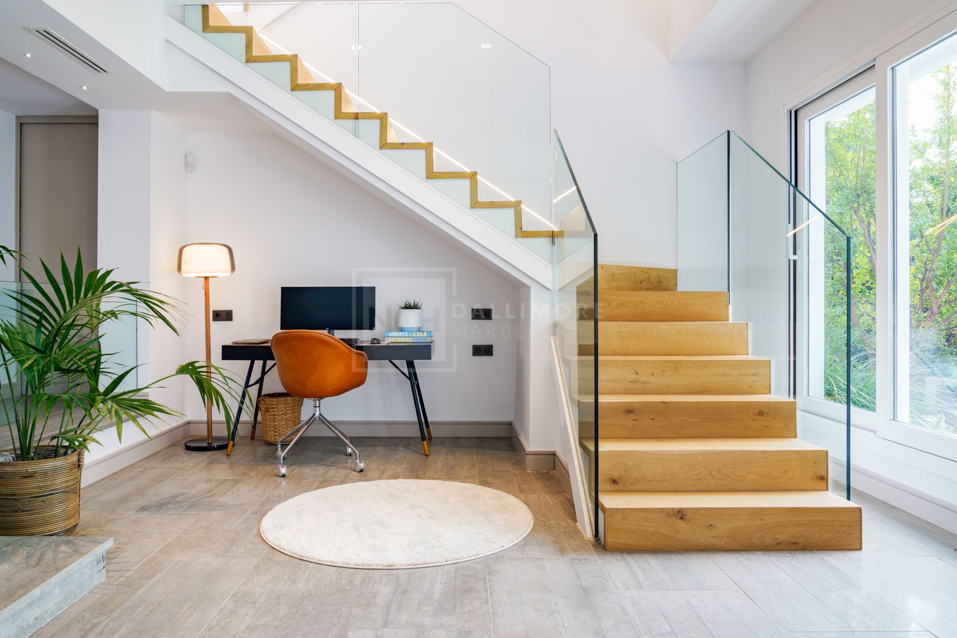 RENOVATED 6-BEDROOM HAVEN WITH HEATED SALTWATER POOL IN THE GOLF VALLEY