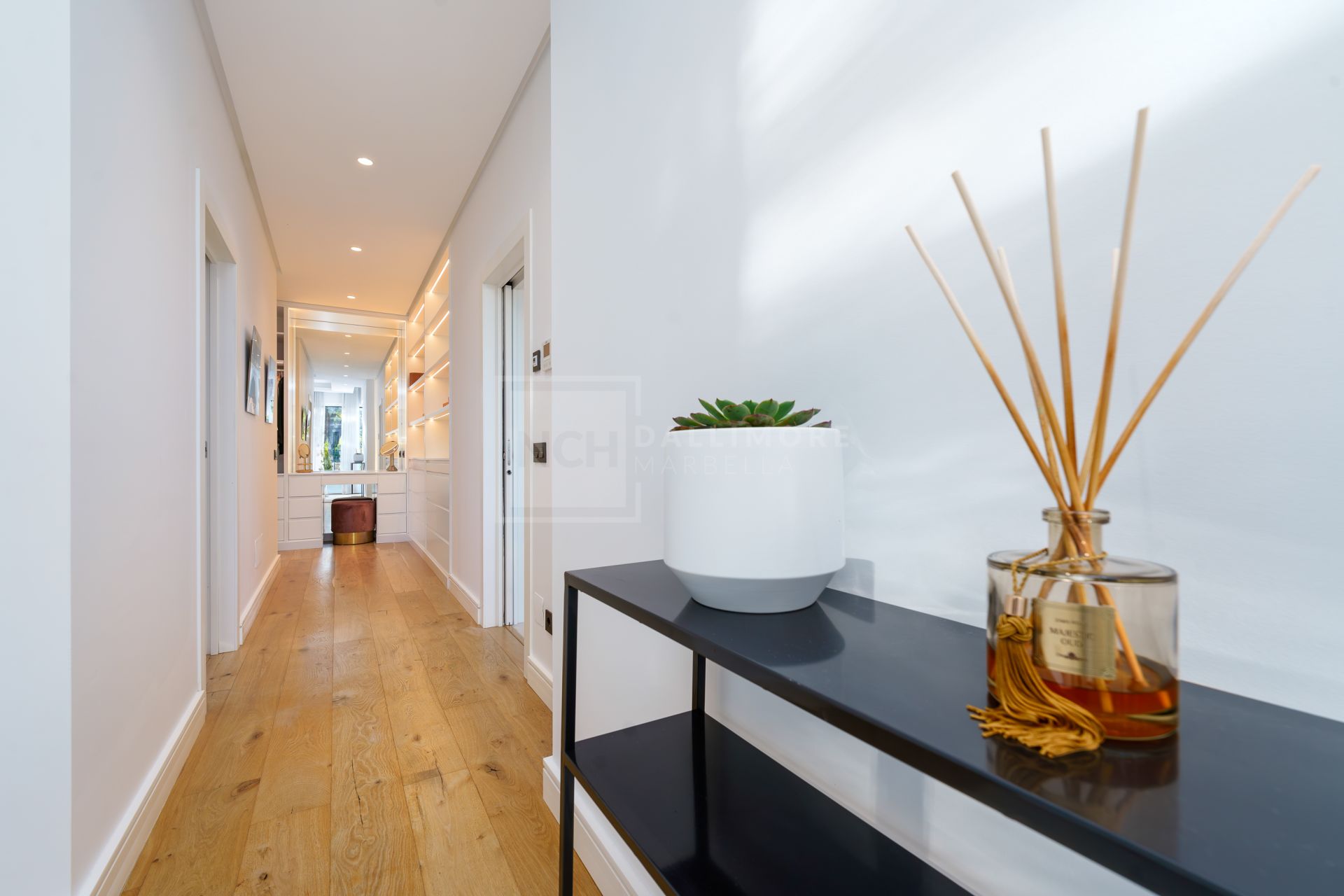 RENOVATED 6-BEDROOM HAVEN WITH HEATED SALTWATER POOL IN THE GOLF VALLEY