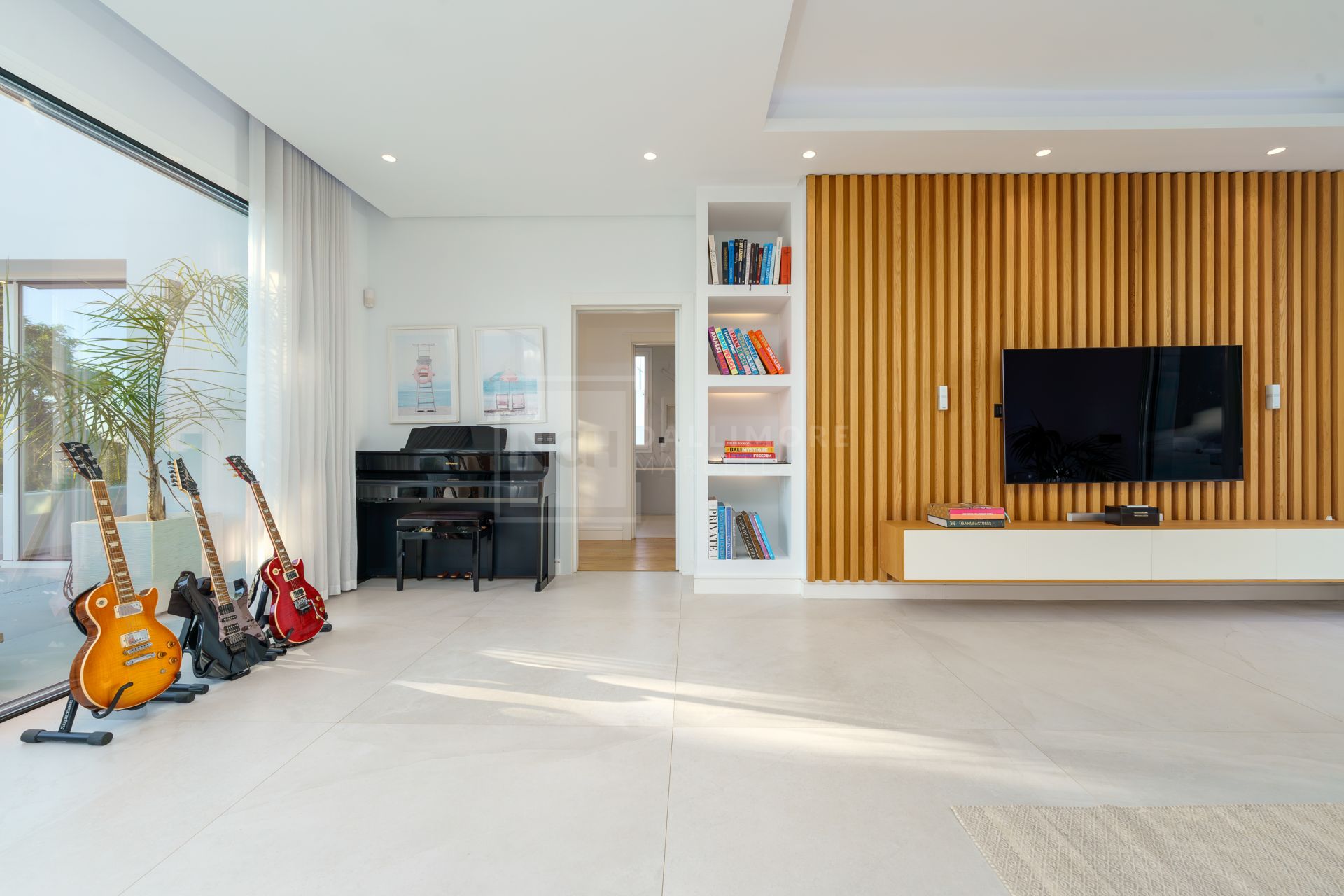 RENOVATED 6-BEDROOM HAVEN WITH HEATED SALTWATER POOL IN THE GOLF VALLEY