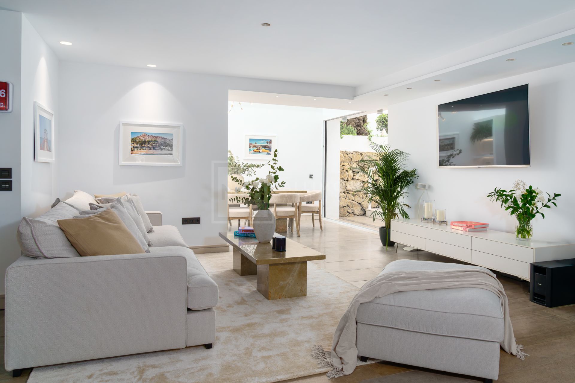 RENOVATED 6-BEDROOM HAVEN WITH HEATED SALTWATER POOL IN THE GOLF VALLEY