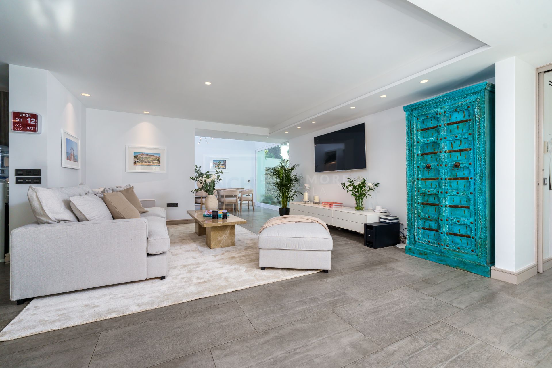 RENOVATED 6-BEDROOM HAVEN WITH HEATED SALTWATER POOL IN THE GOLF VALLEY