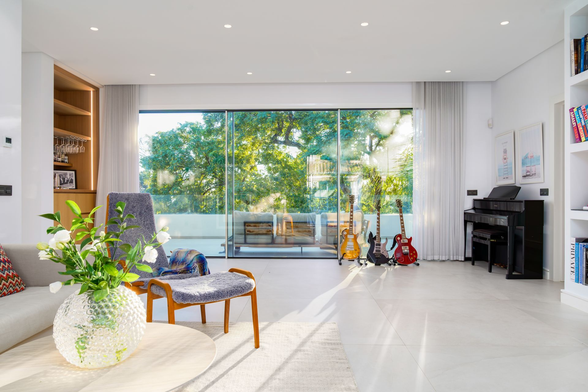 RENOVATED 6-BEDROOM HAVEN WITH HEATED SALTWATER POOL IN THE GOLF VALLEY