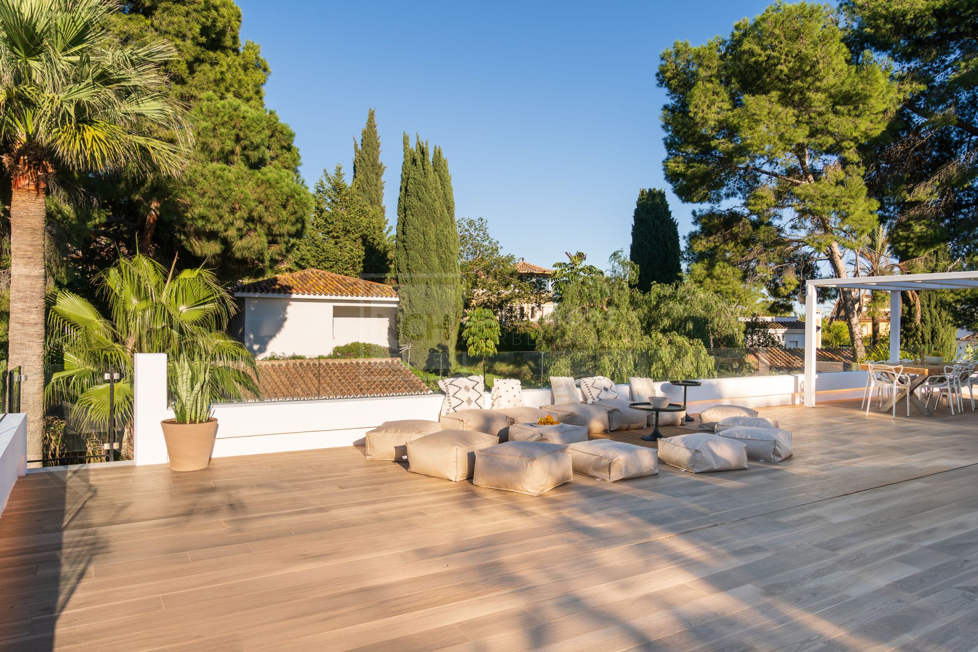 RENOVATED 6-BEDROOM HAVEN WITH HEATED SALTWATER POOL IN THE GOLF VALLEY