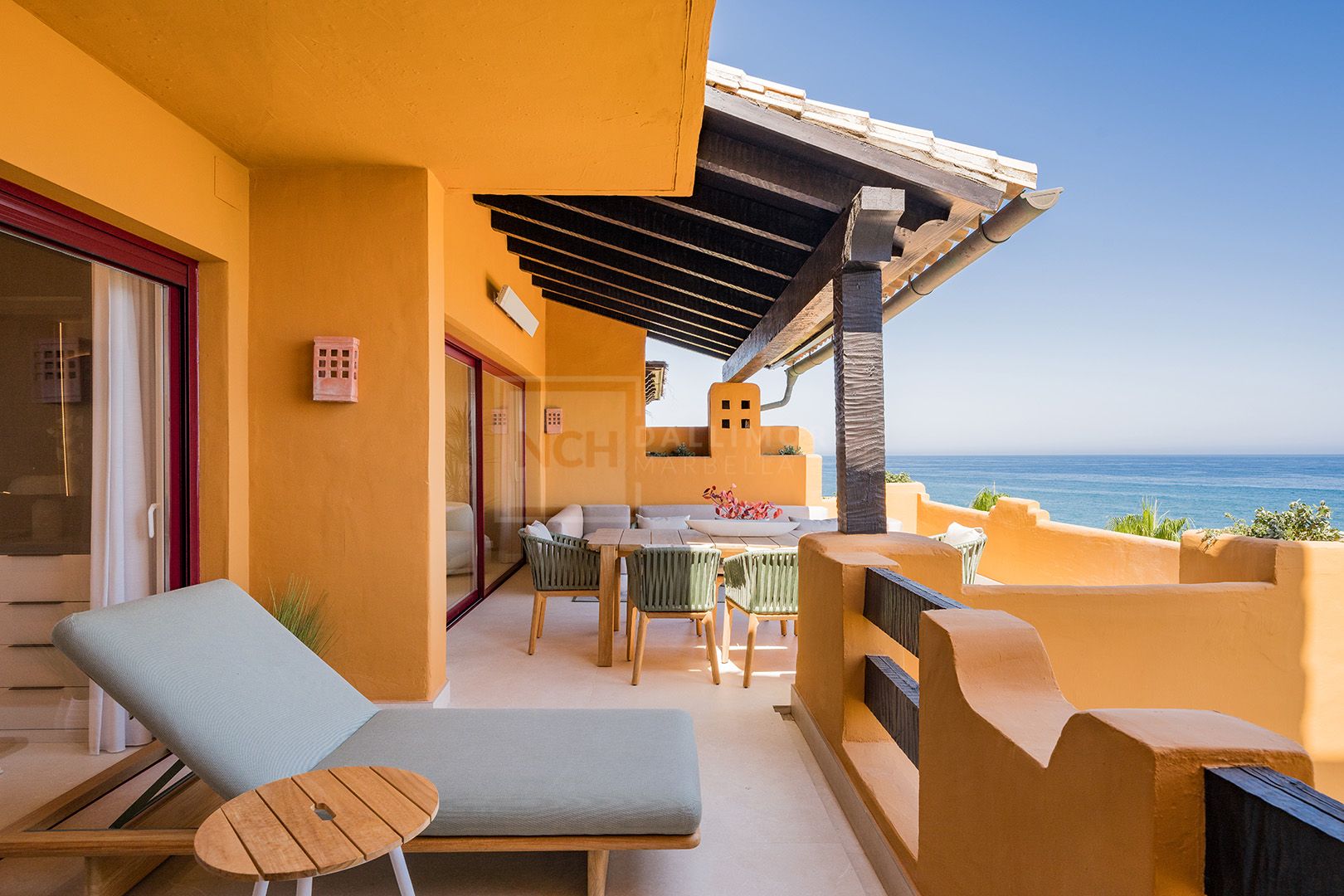 4-BEDROOM SEA VIEW APARTMENT IN ESTEPONA