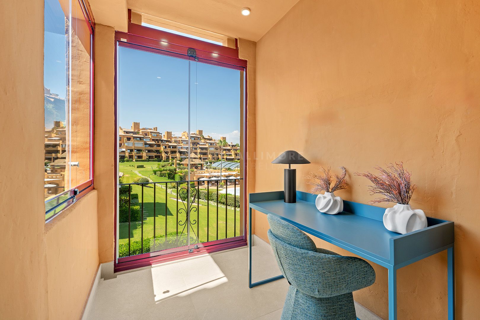 4-BEDROOM SEA VIEW APARTMENT IN ESTEPONA