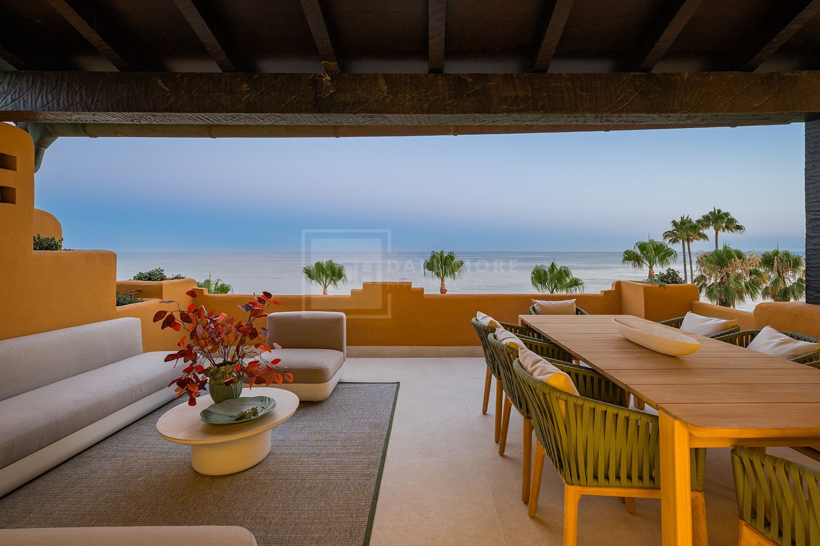 4-BEDROOM SEA VIEW APARTMENT IN ESTEPONA