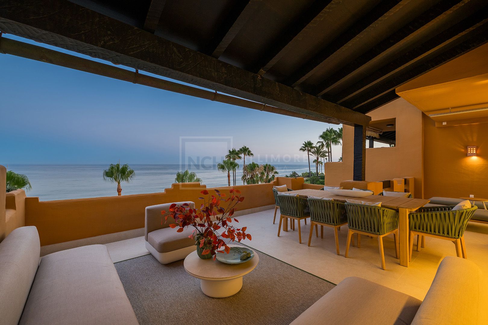 4-BEDROOM SEA VIEW APARTMENT IN ESTEPONA