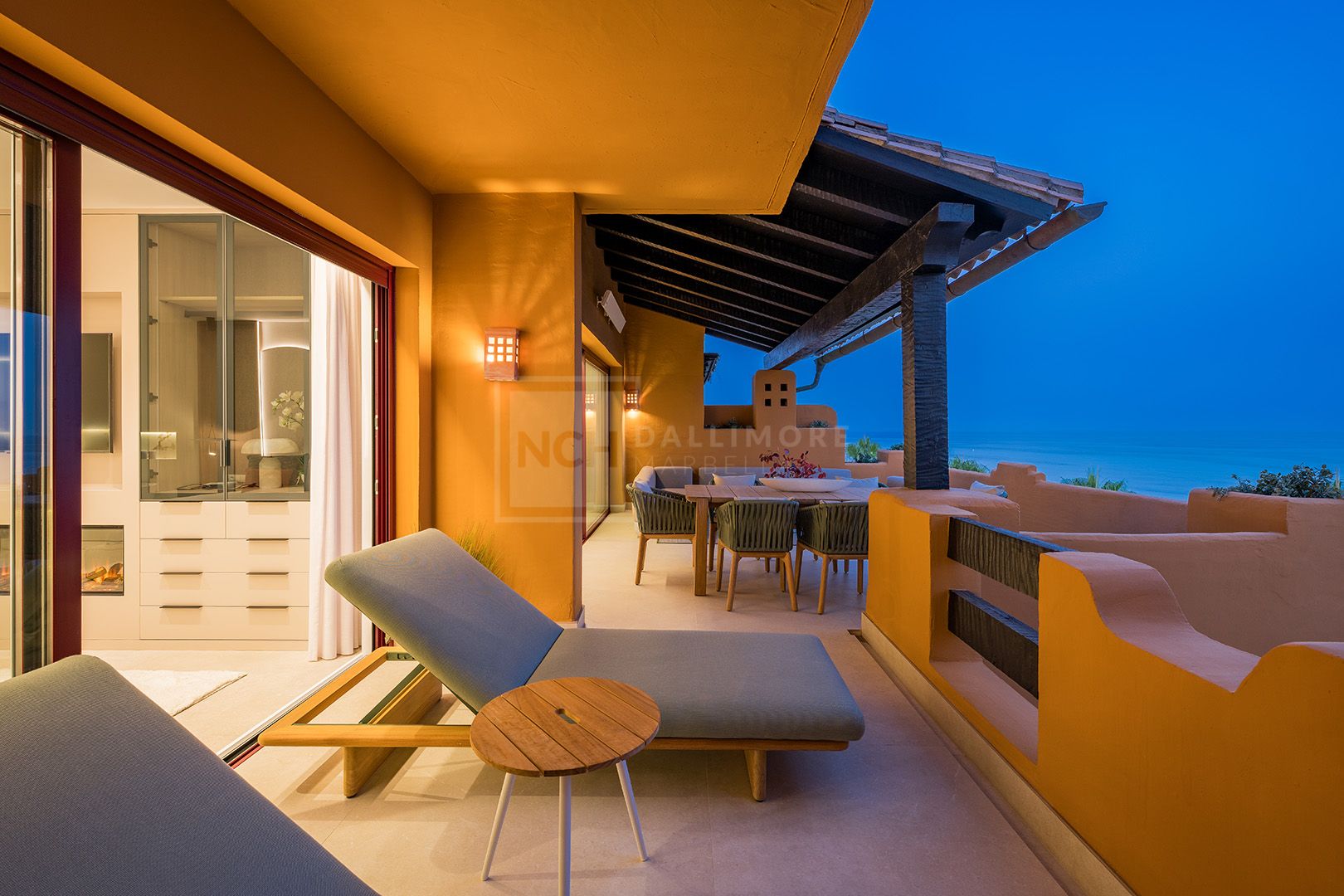 4-BEDROOM SEA VIEW APARTMENT IN ESTEPONA