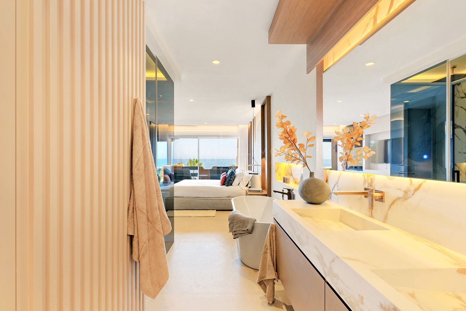 4-BEDROOM SEA VIEW APARTMENT IN ESTEPONA