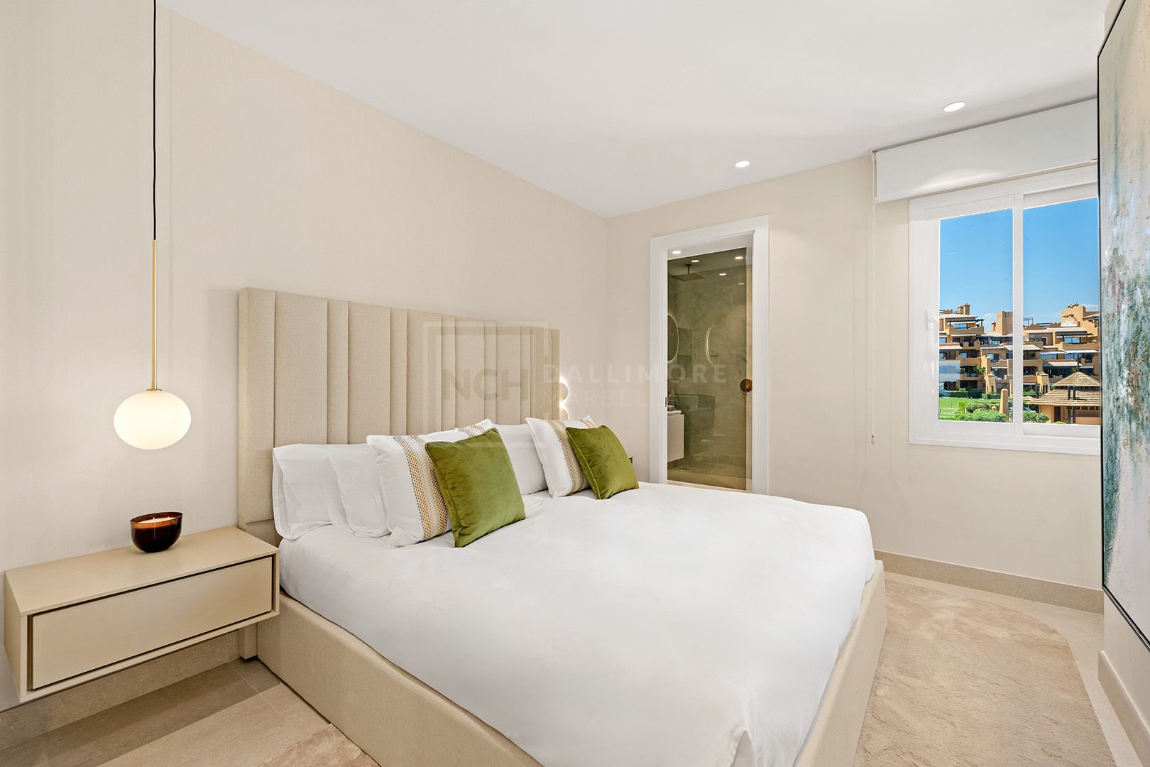 4-BEDROOM SEA VIEW APARTMENT IN ESTEPONA