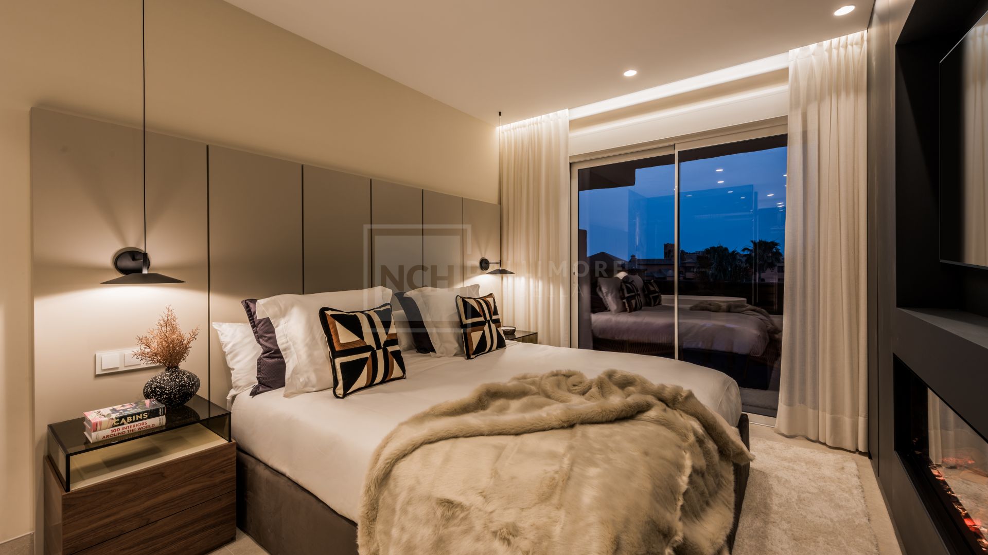 FULLY REFURBISHED 3-BEDROOM APARTMENT ON THE NEW GOLDEN MILE