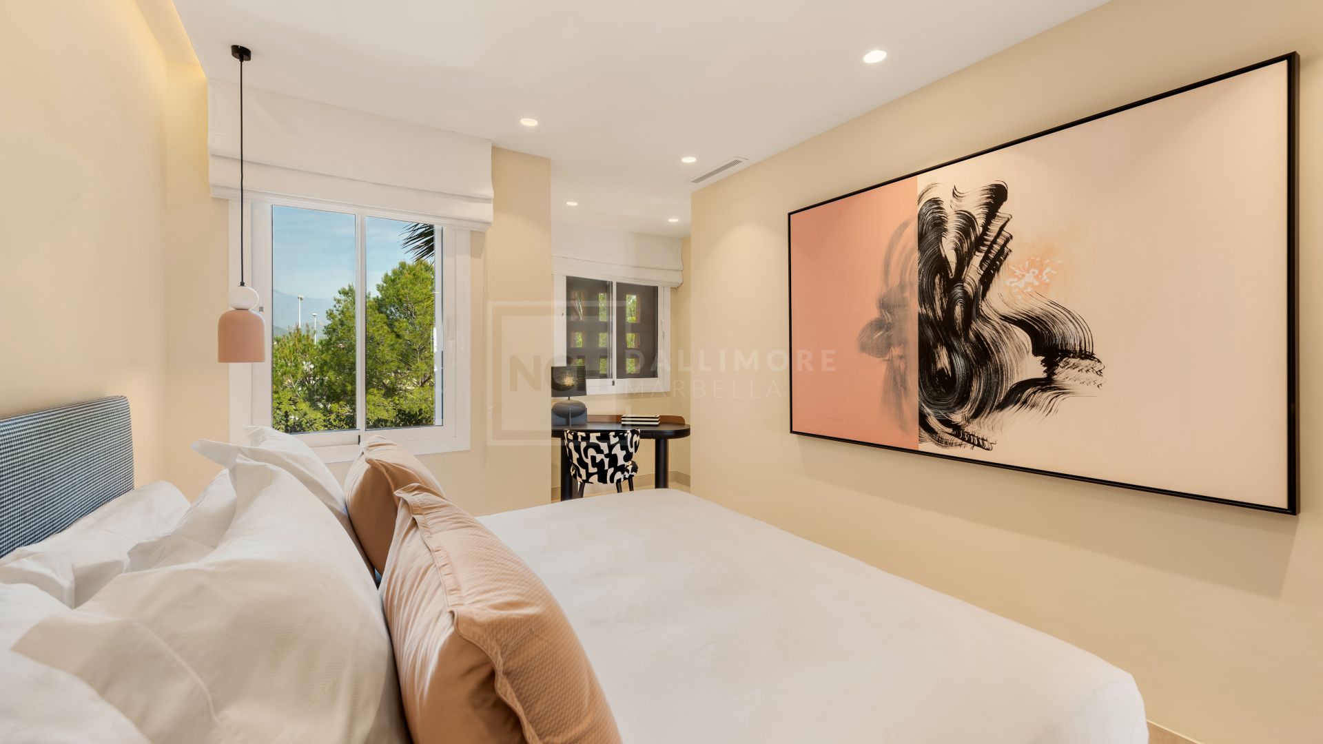 FULLY REFURBISHED 3-BEDROOM APARTMENT ON THE NEW GOLDEN MILE