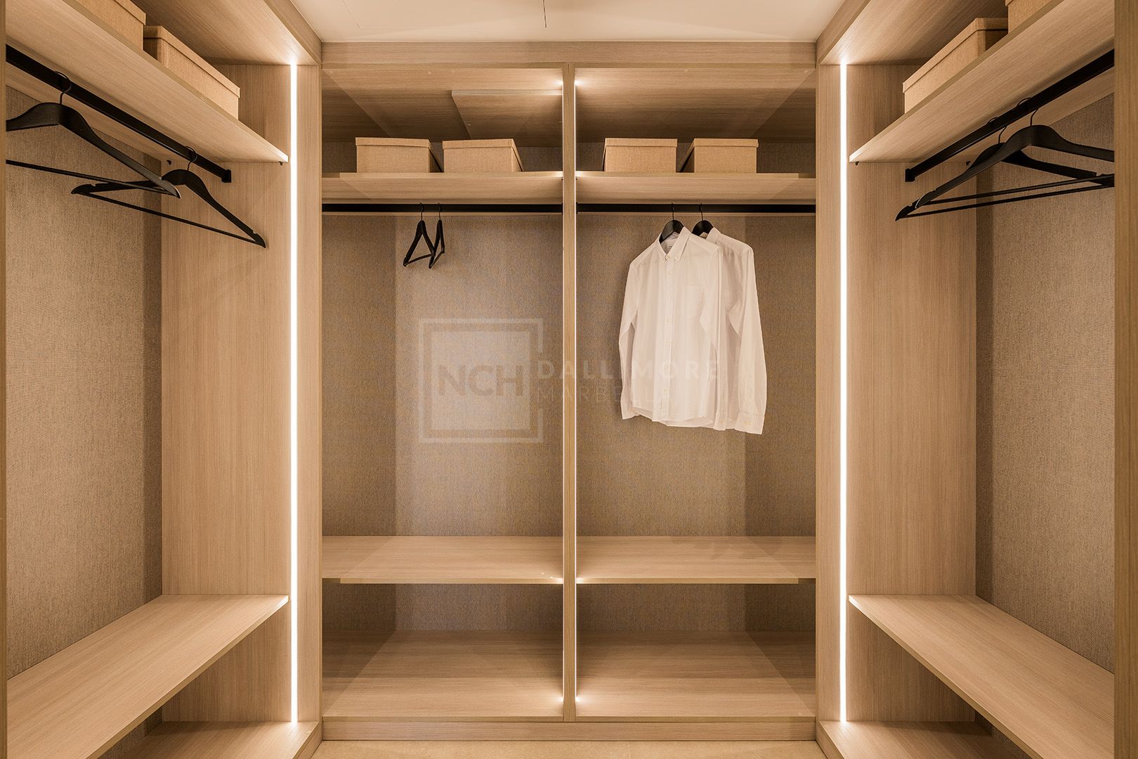 LARGE 4-BEDROOM FRONT LINE BEACH APARTMENT WITH PRIVATE POOL