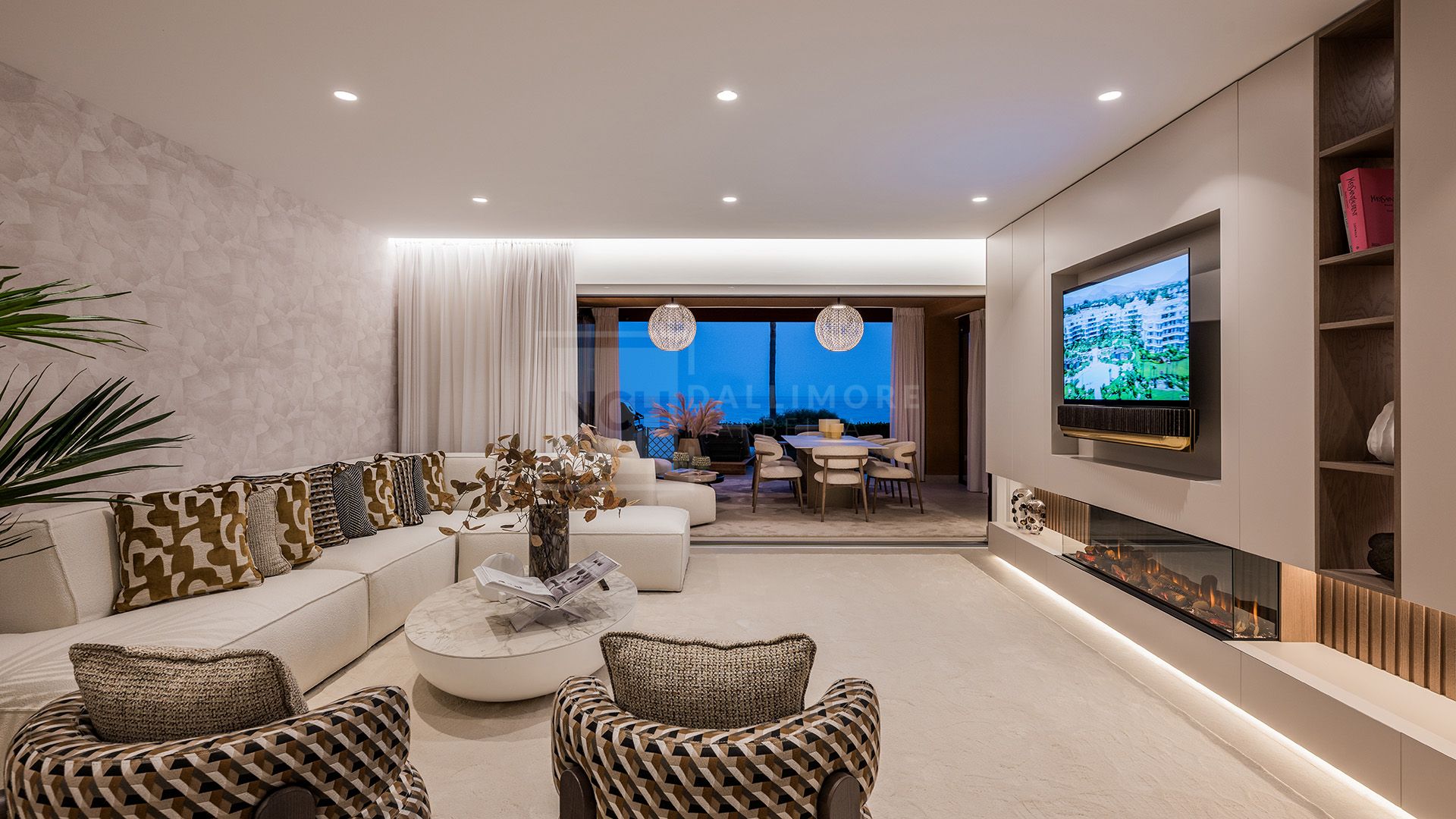 LARGE 4-BEDROOM FRONT LINE BEACH APARTMENT WITH PRIVATE POOL