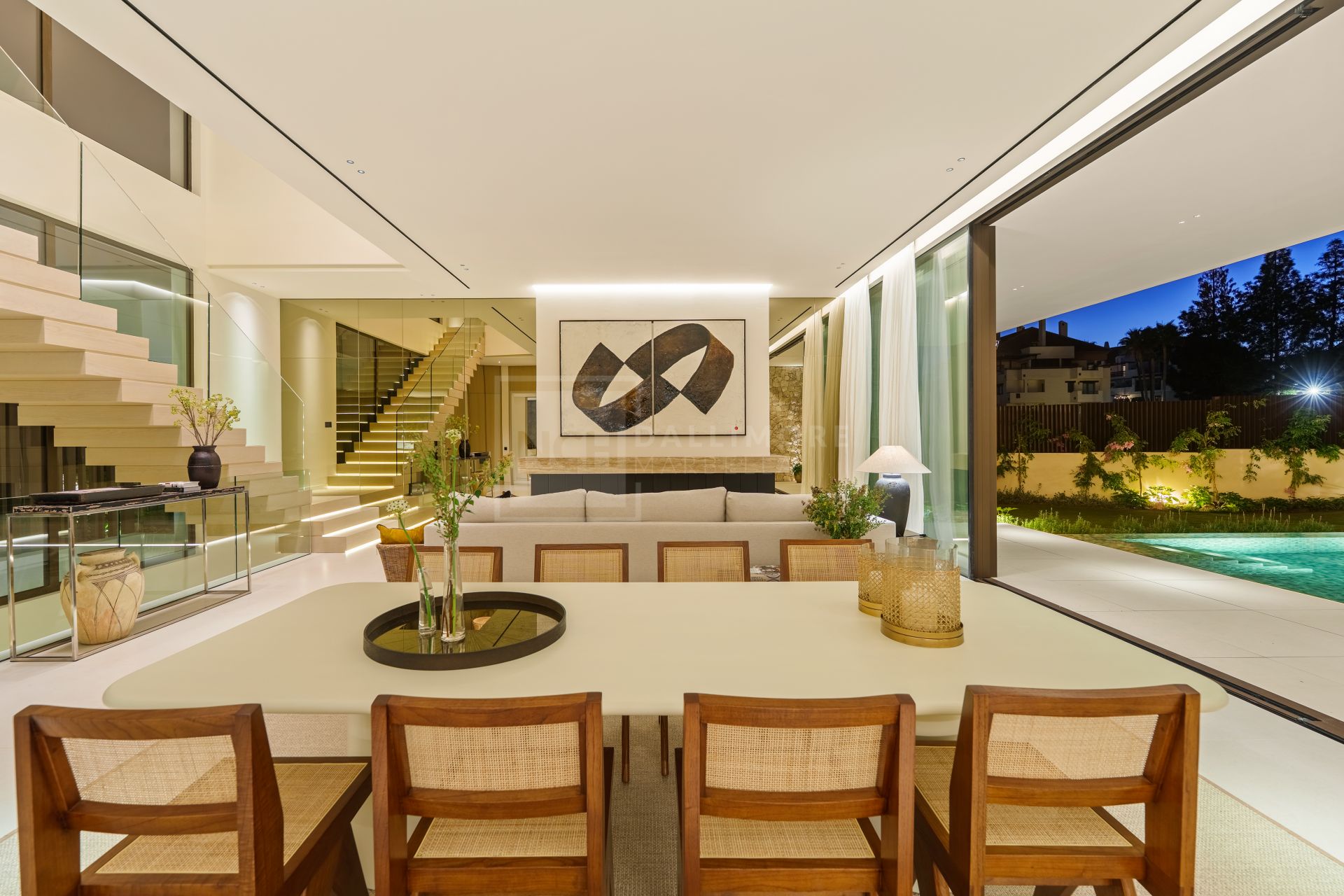 ESPECTACULAR VILLA DE LUJO UBICADA EN LA MILLA DE ORO