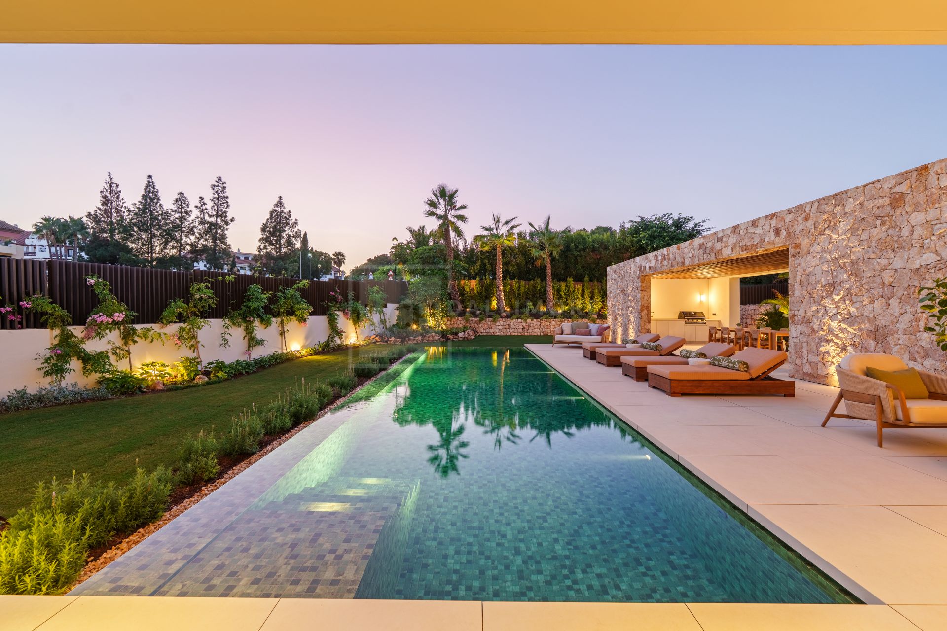 ESPECTACULAR VILLA DE LUJO UBICADA EN LA MILLA DE ORO