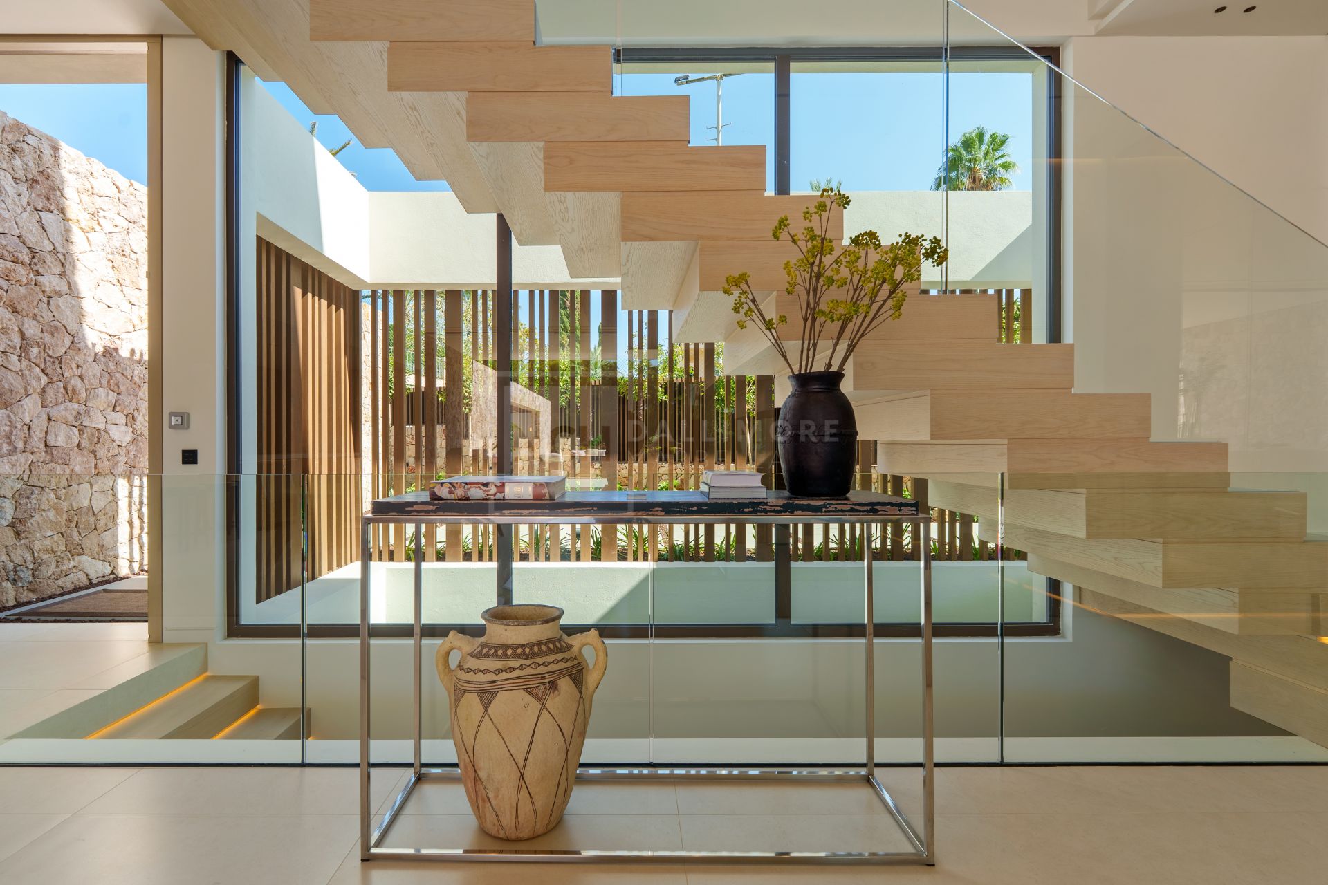 ESPECTACULAR VILLA DE LUJO UBICADA EN LA MILLA DE ORO