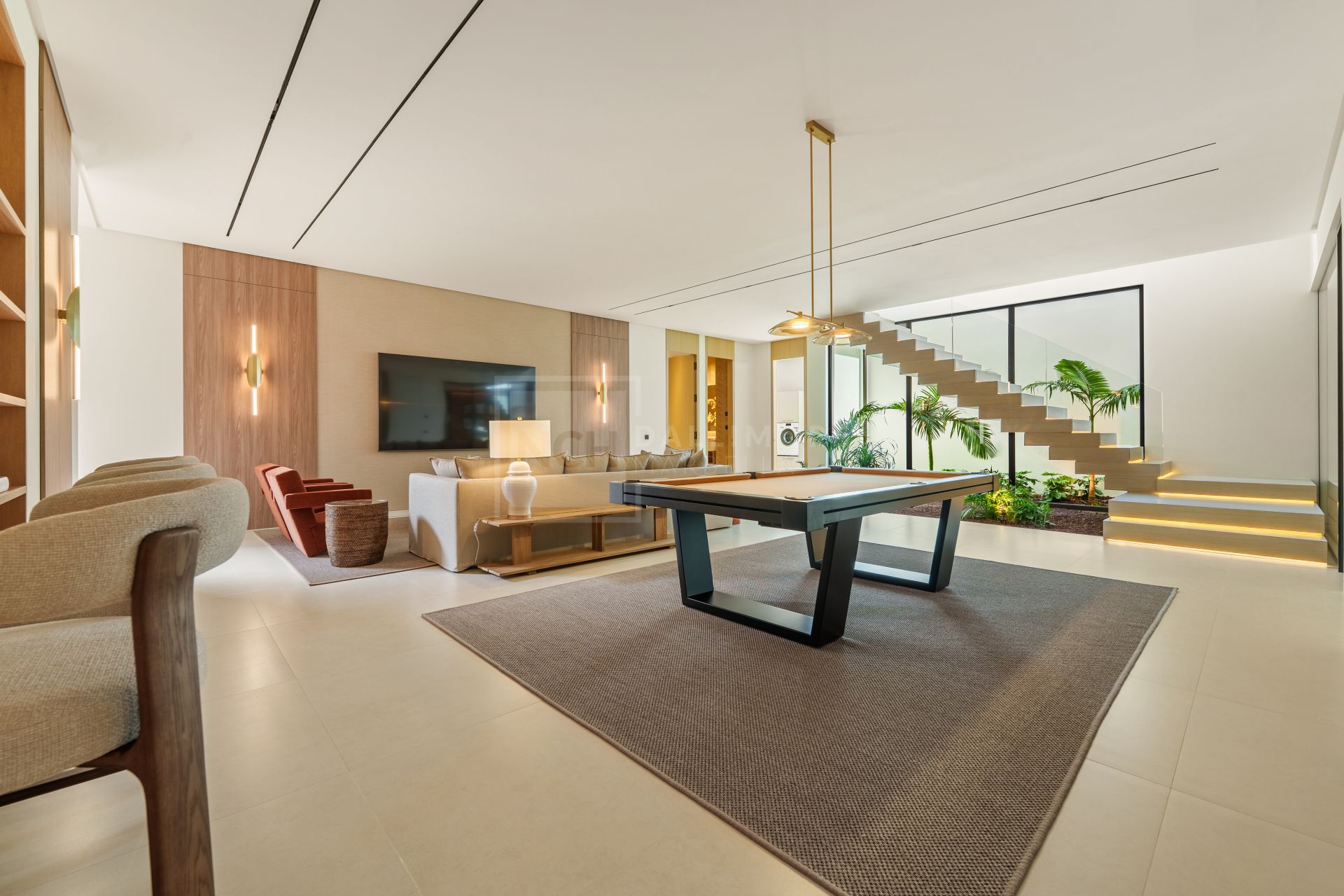ESPECTACULAR VILLA DE LUJO UBICADA EN LA MILLA DE ORO