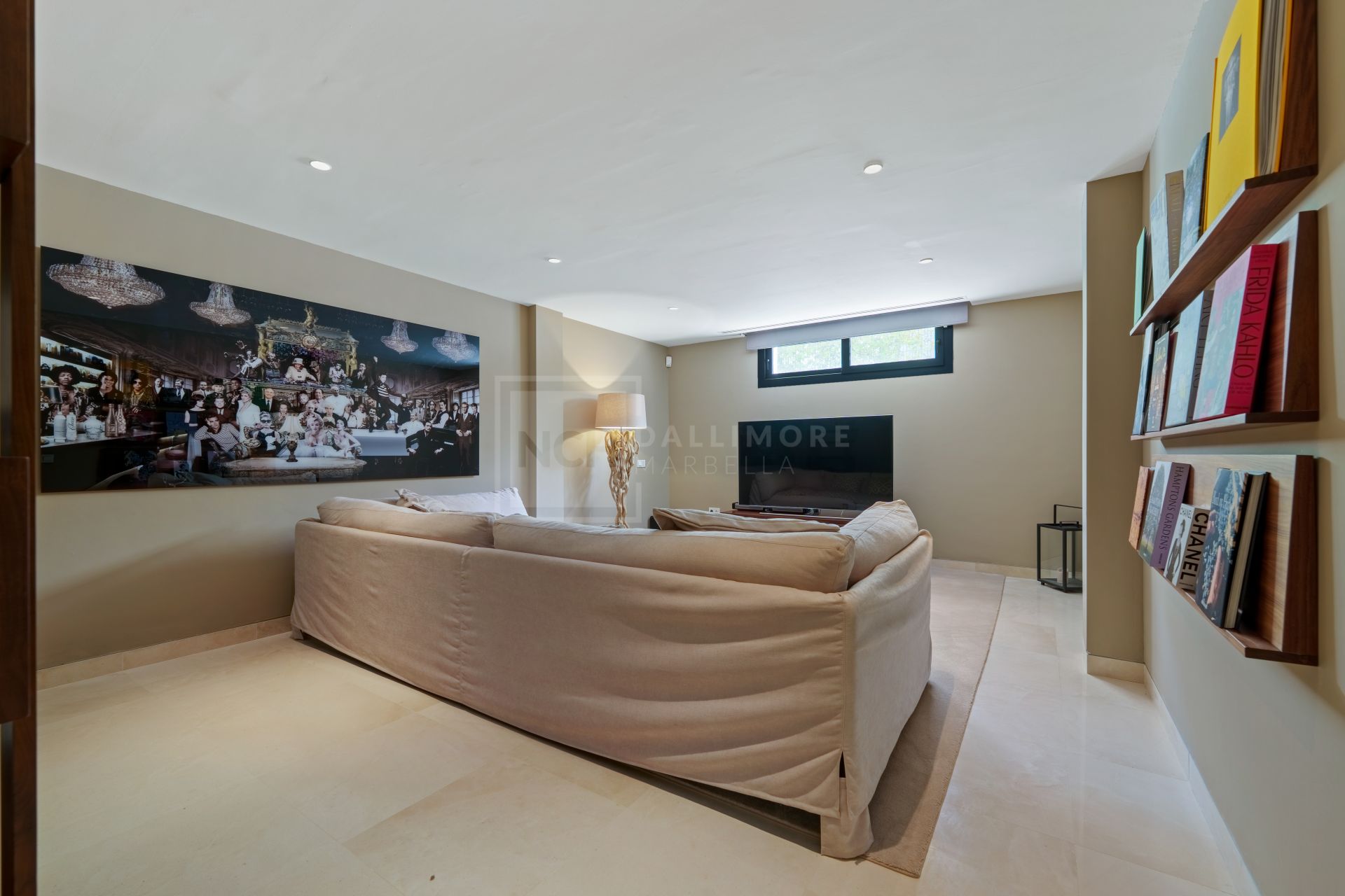 5-BEDROOM FRONT-LINE GOLF VILLA IN NUEVA ANDALUCIA