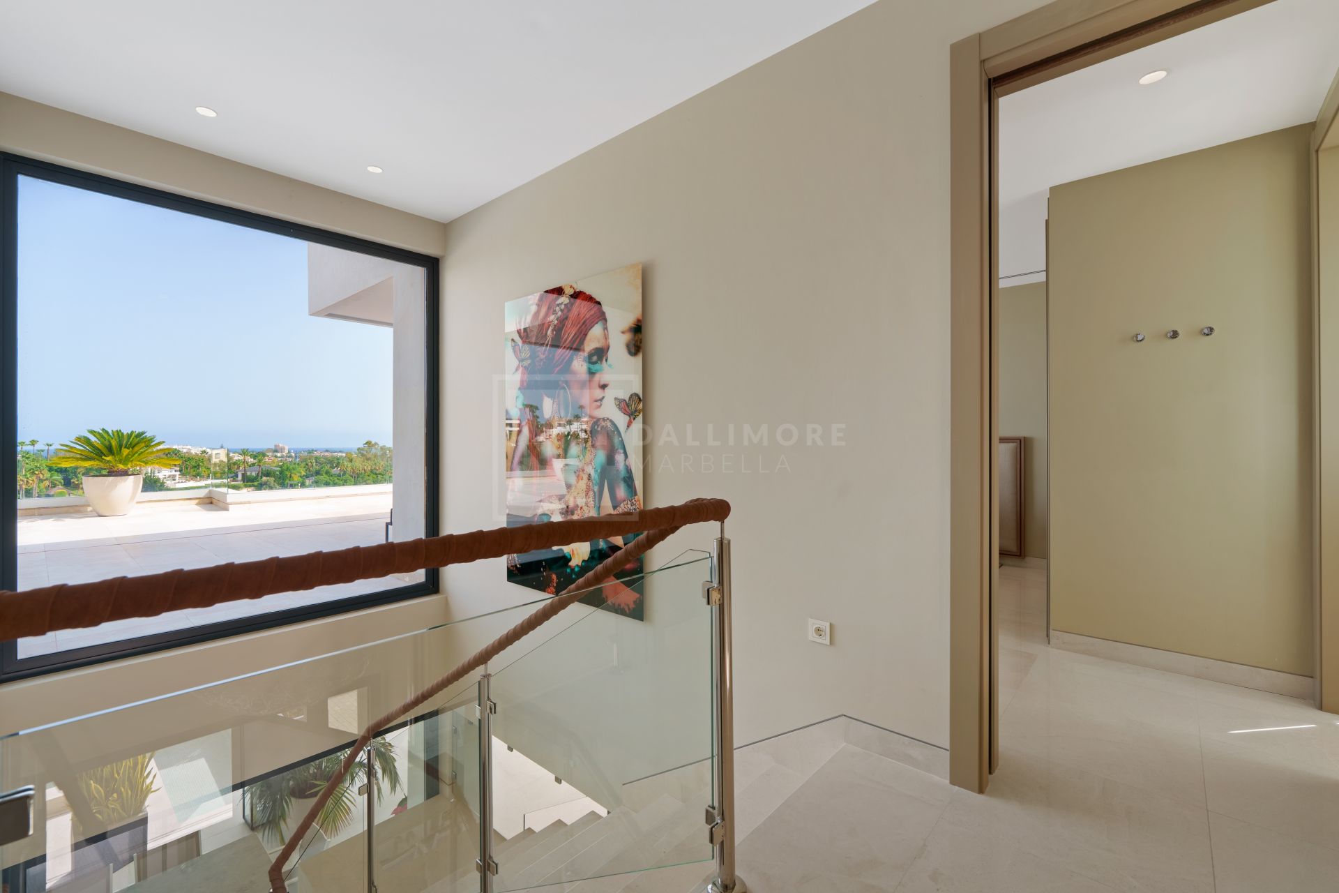 5-BEDROOM FRONT-LINE GOLF VILLA IN NUEVA ANDALUCIA