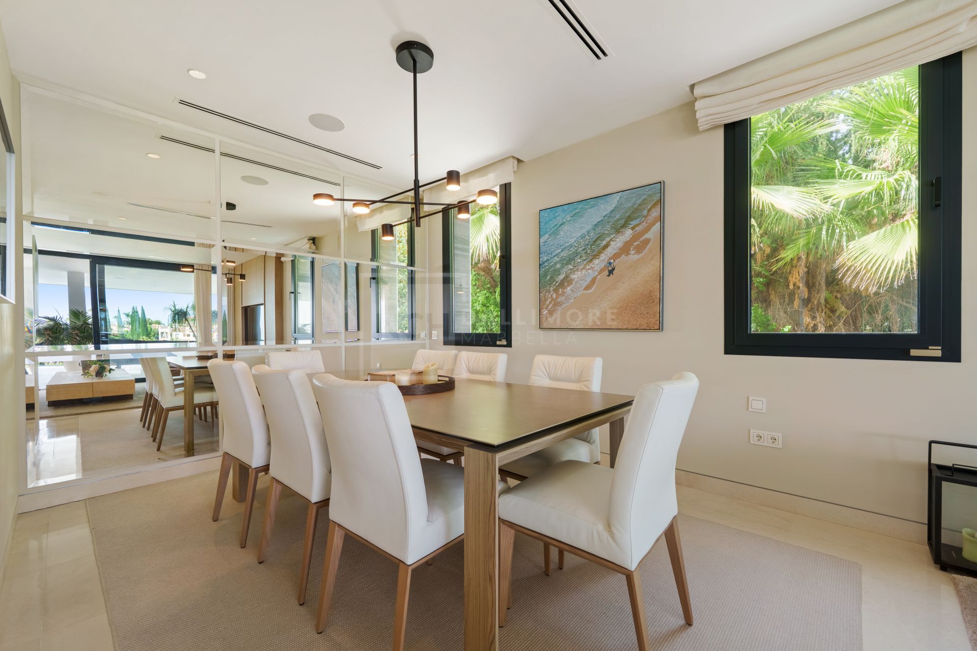 5-BEDROOM FRONT-LINE GOLF VILLA IN NUEVA ANDALUCIA