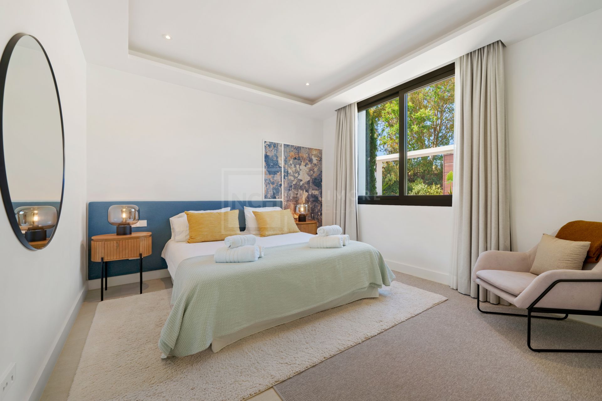 MODERN 6-BEDROOM VILLA LOCATED ON THE GOLDEN MILE