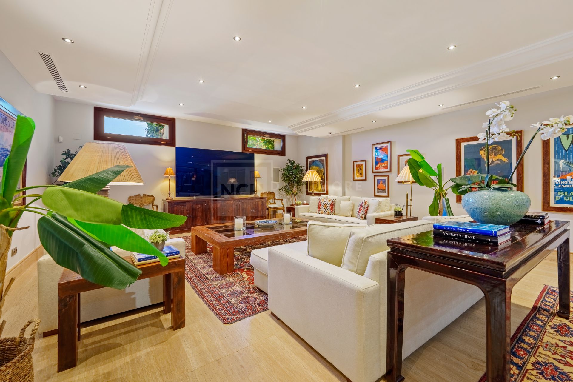 SIX-BEDROOM ANDALUSIAN VILLA WITH PANORAMIC VIEWS ON THE GOLDEN MILE