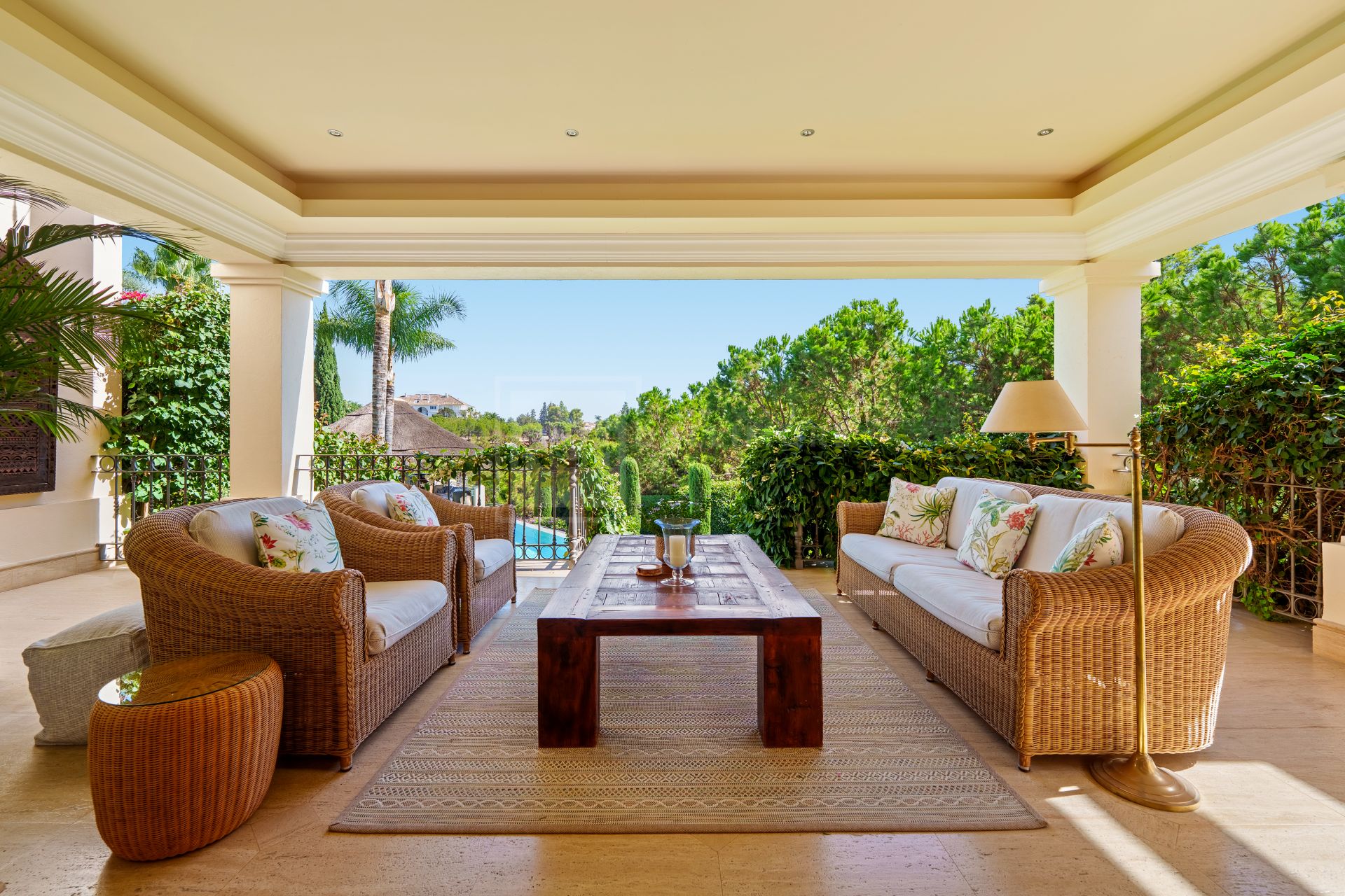 SIX-BEDROOM ANDALUSIAN VILLA WITH PANORAMIC VIEWS ON THE GOLDEN MILE