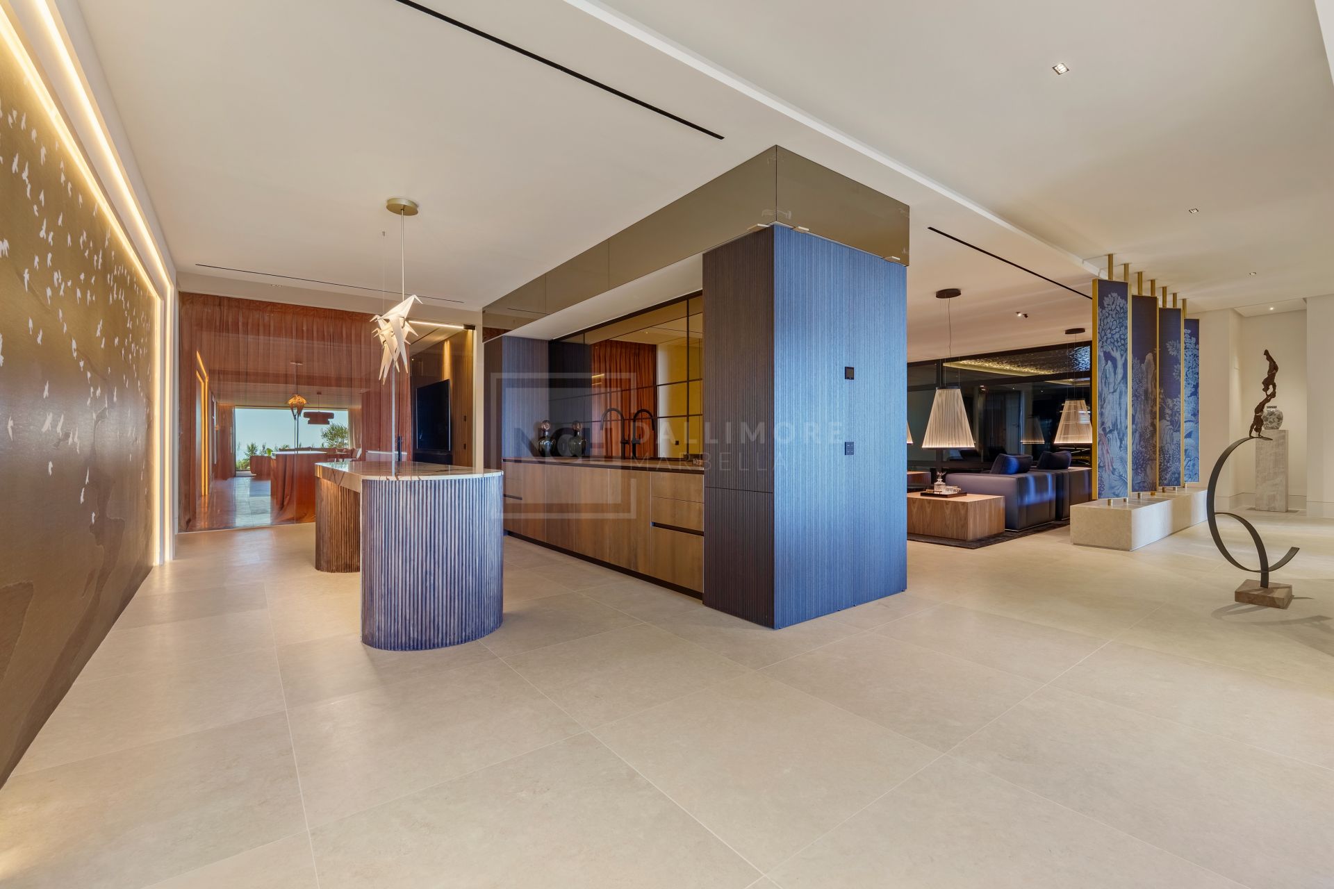 DESIGNER VILLA IN GATED ENCLAVE, SALINE INFINITY POOL, KNX SMART HOME & EV CHARGING